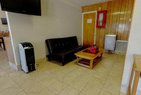 Americas Best Value Inn & Suites Macon at Eisenhower Pkwy photo 7