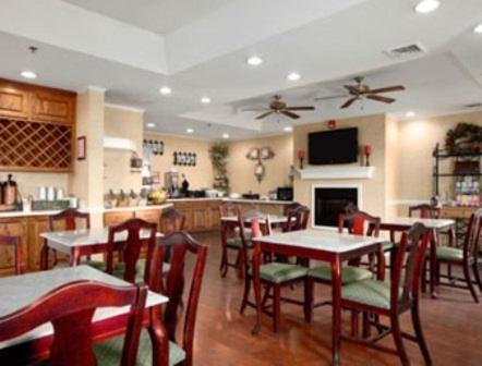 Howard Johnson by Wyndham Jackson photo 17