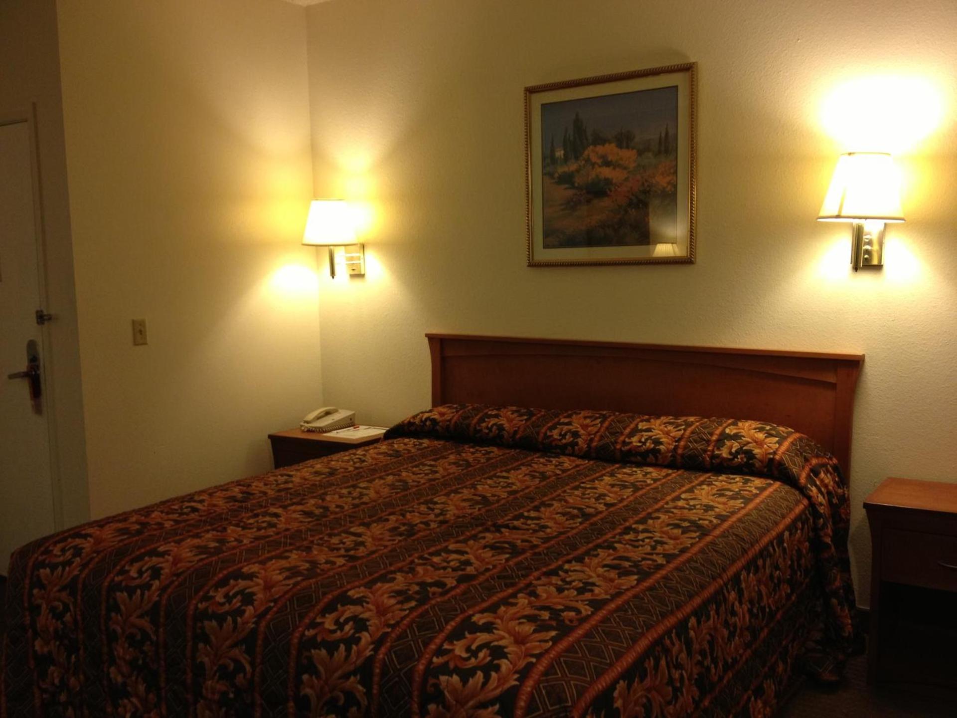 Riverside Inn & Suites photo 9