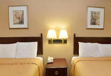 Americas Best Value Inn Smithfield photo 30