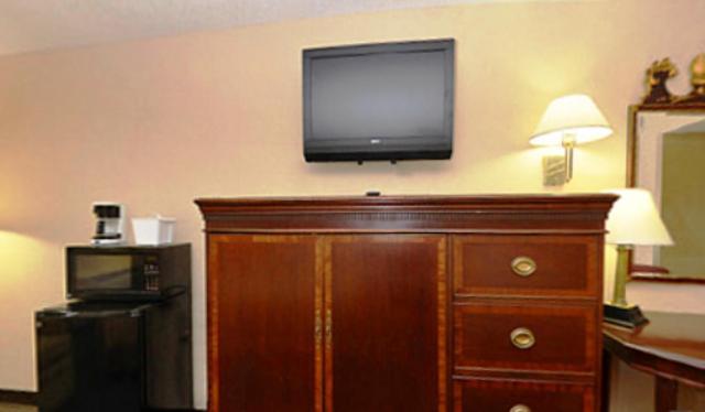 Americas Best Value Inn Smithfield photo 27