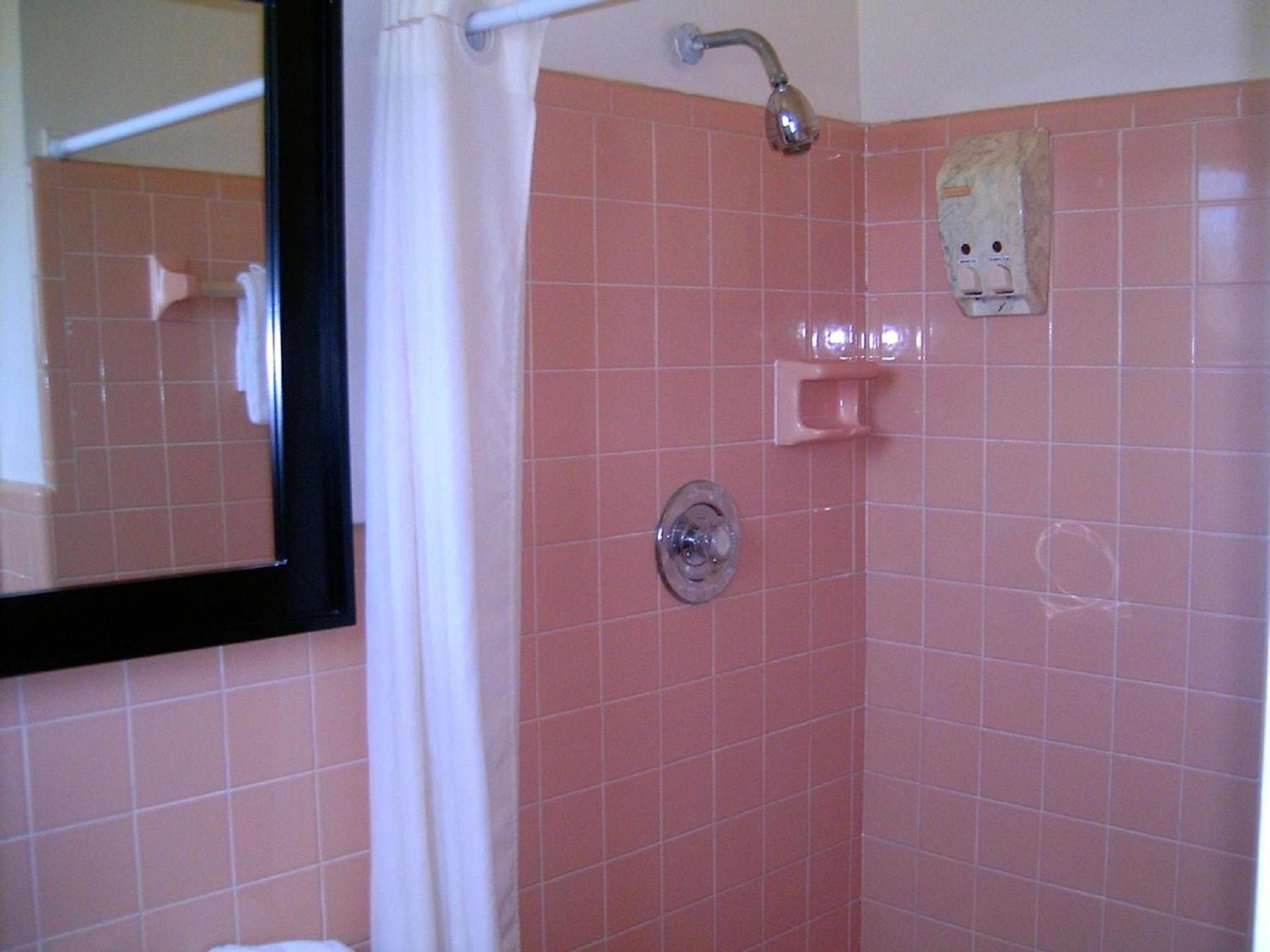 Budget Inn of Okeechobee photo 13