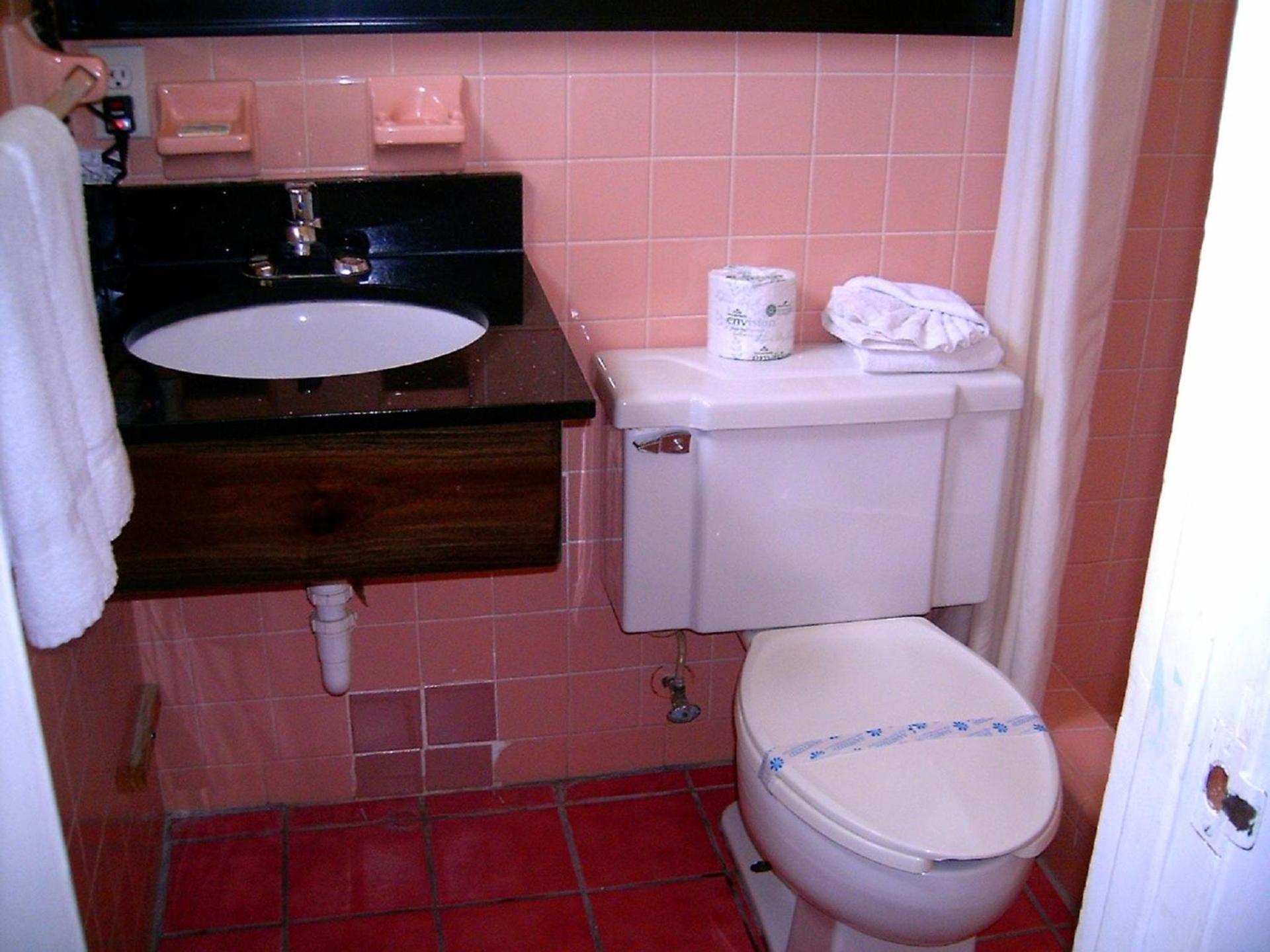 Budget Inn of Okeechobee photo 12