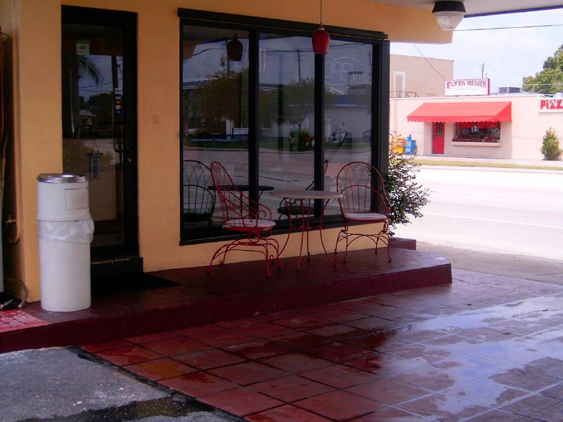 Budget Inn of Okeechobee photo 26