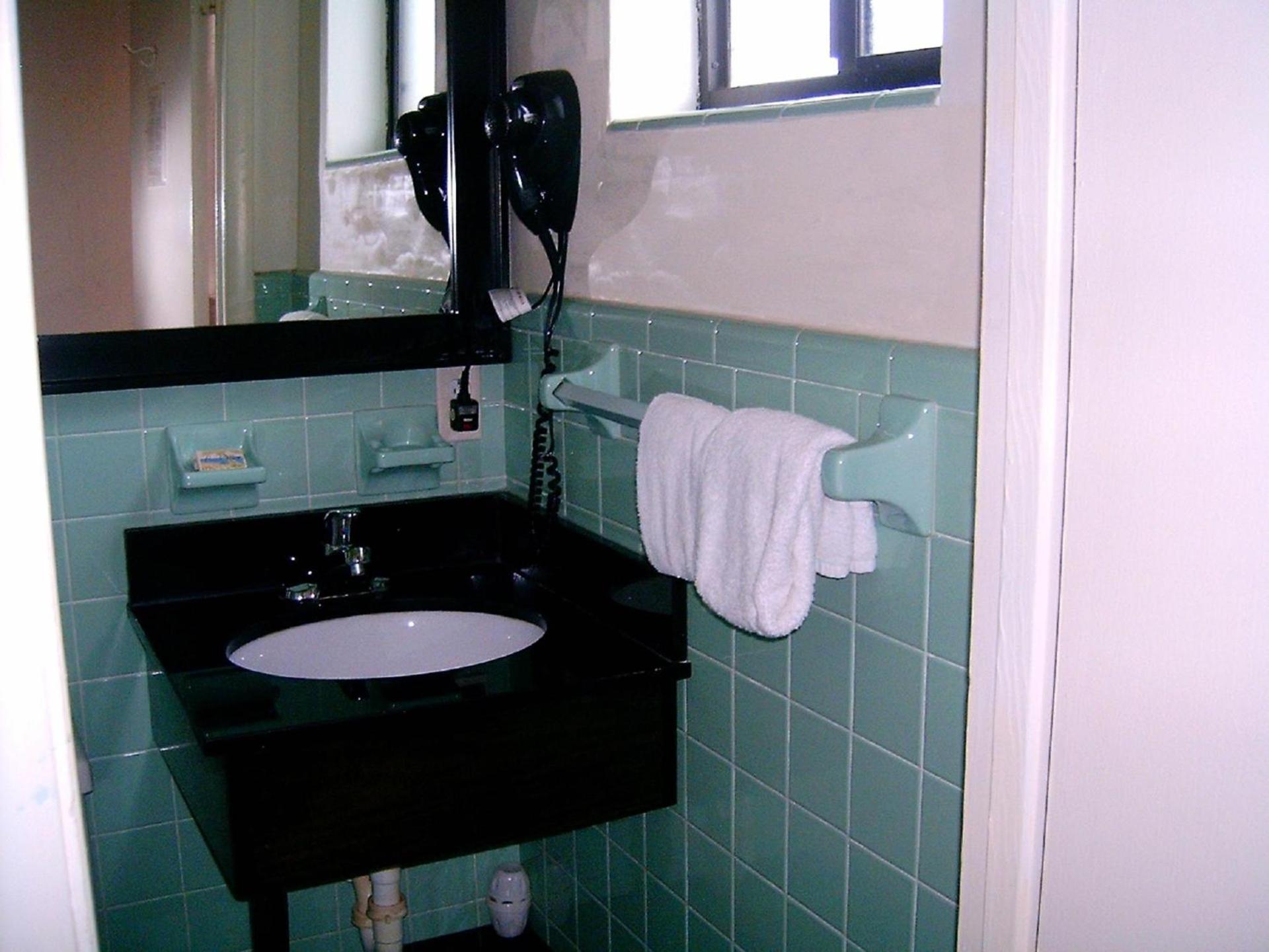 Budget Inn of Okeechobee photo 8