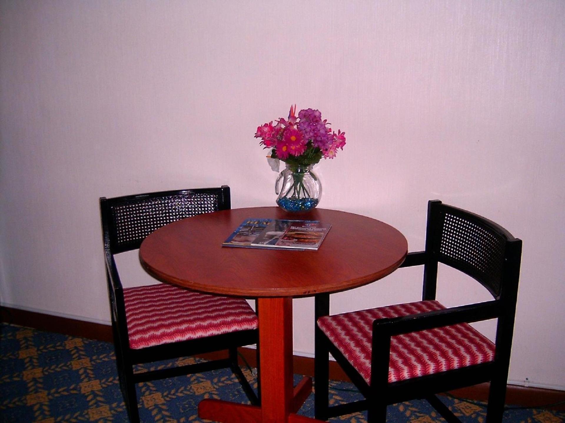 Budget Inn of Okeechobee photo 6