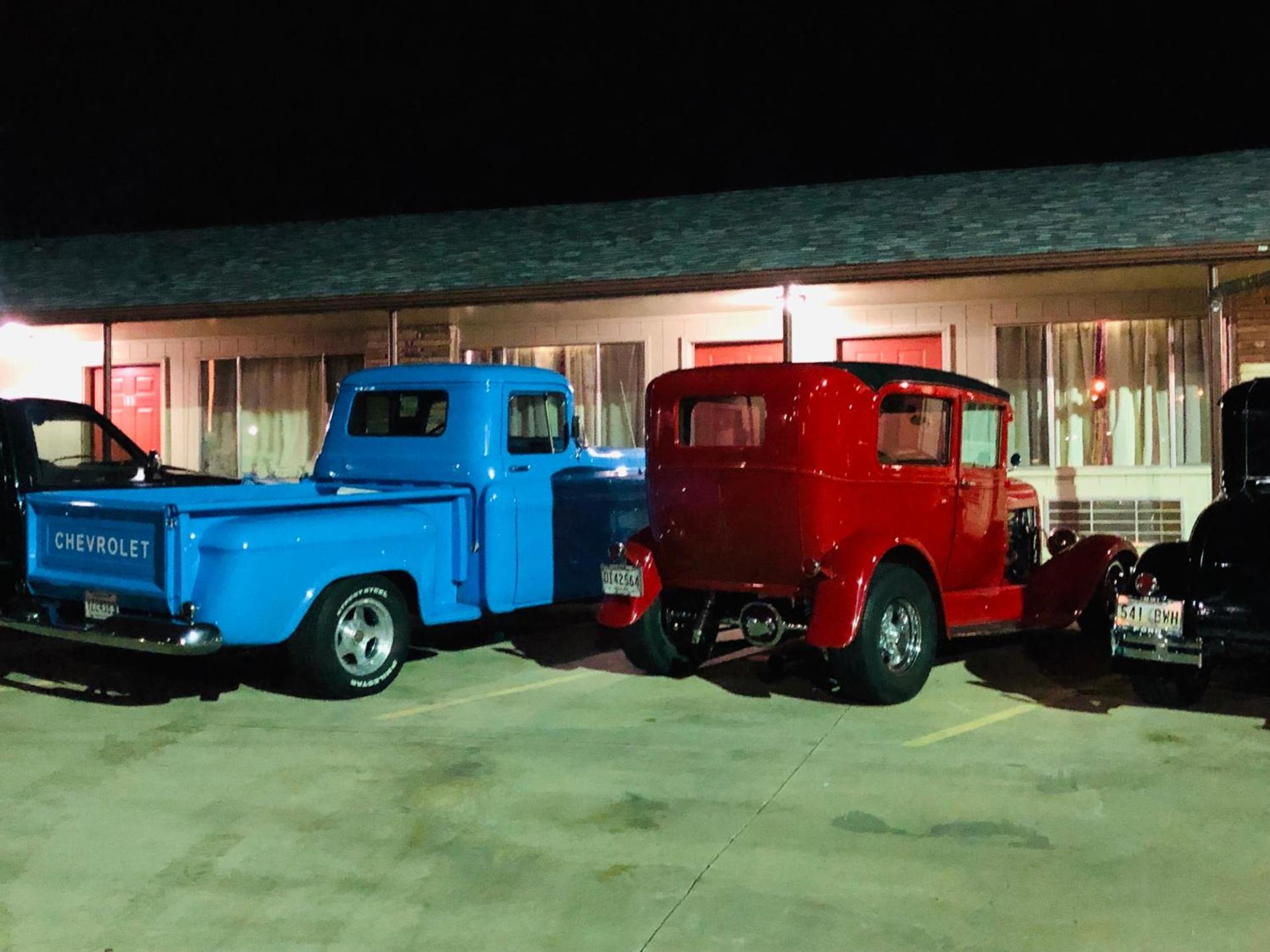 Ozark Inn & Suites photo 16