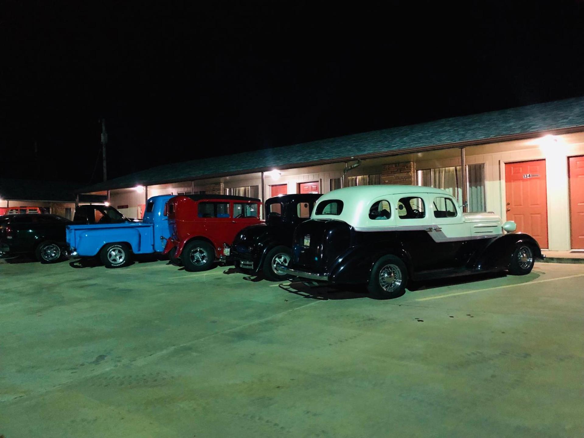 Ozark Inn & Suites photo 15