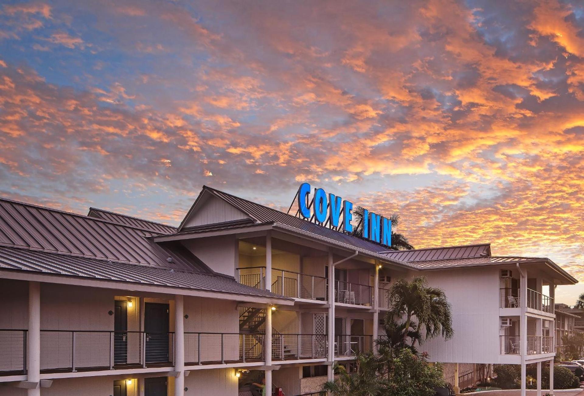 Cove Inn on Naples Bay — hotel in Naples
