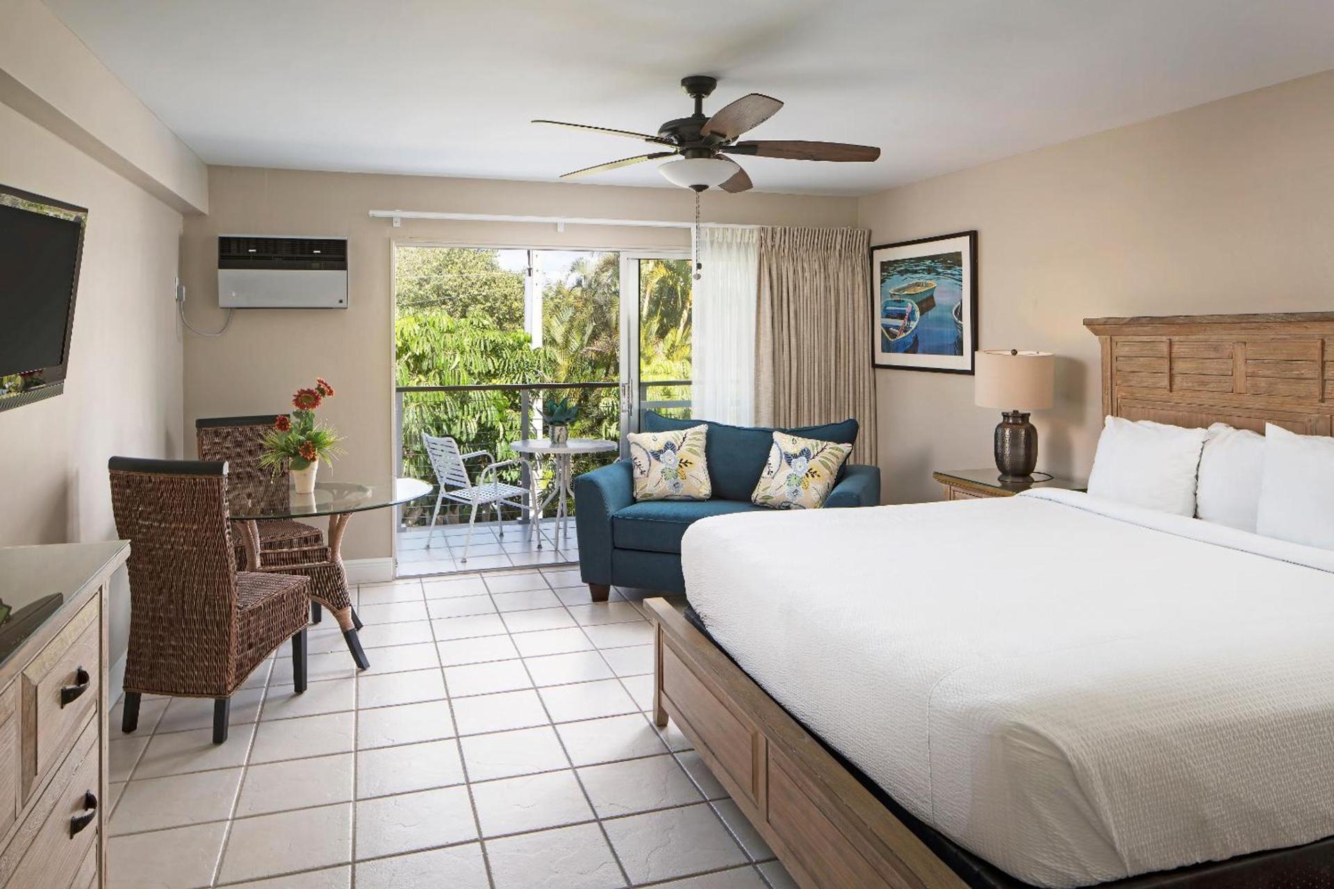 Cove Inn on Naples Bay photo 19