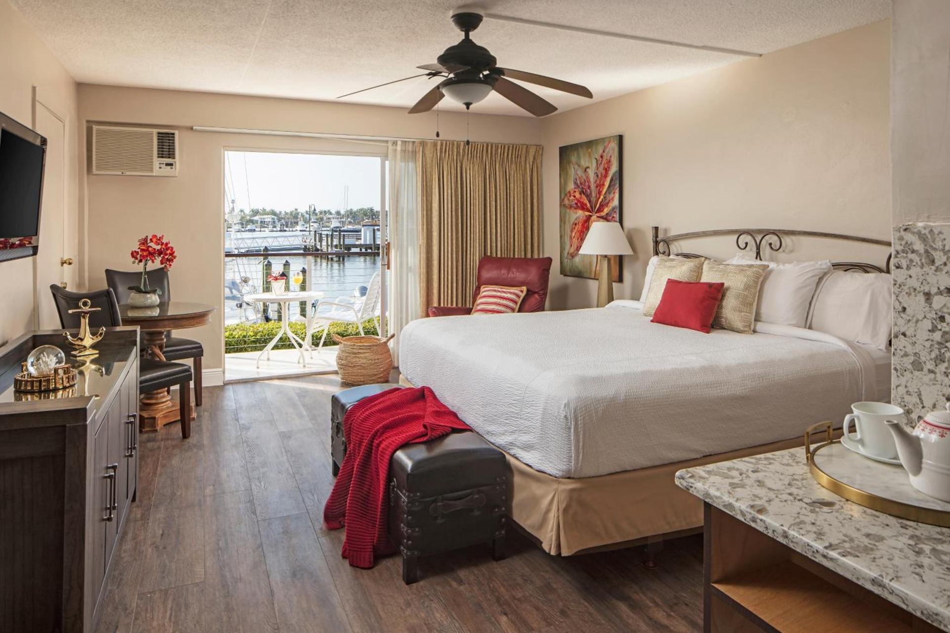 Cove Inn on Naples Bay photo 40