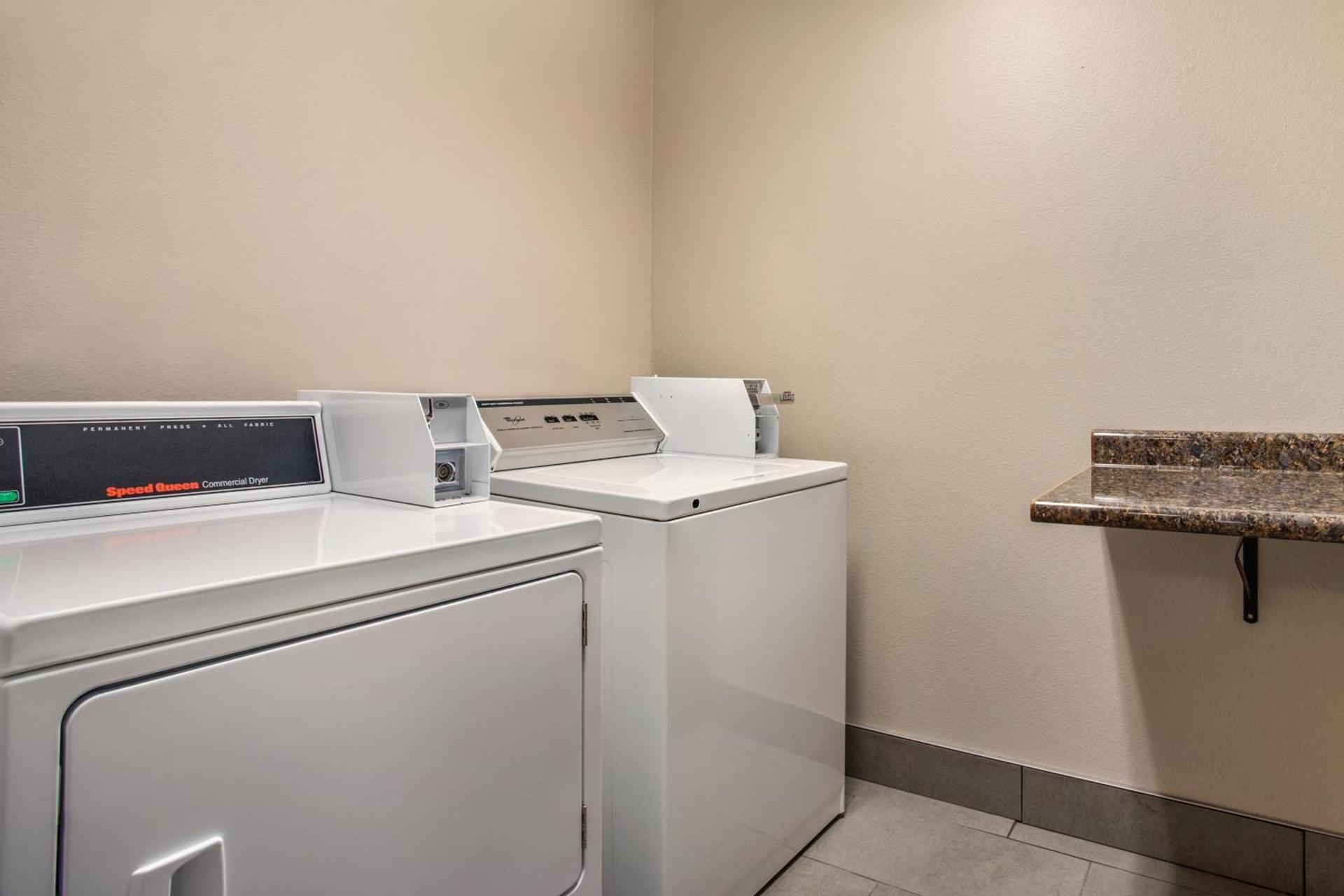 Country Inn & Suites by Radisson, Dakota Dunes, SD photo 31