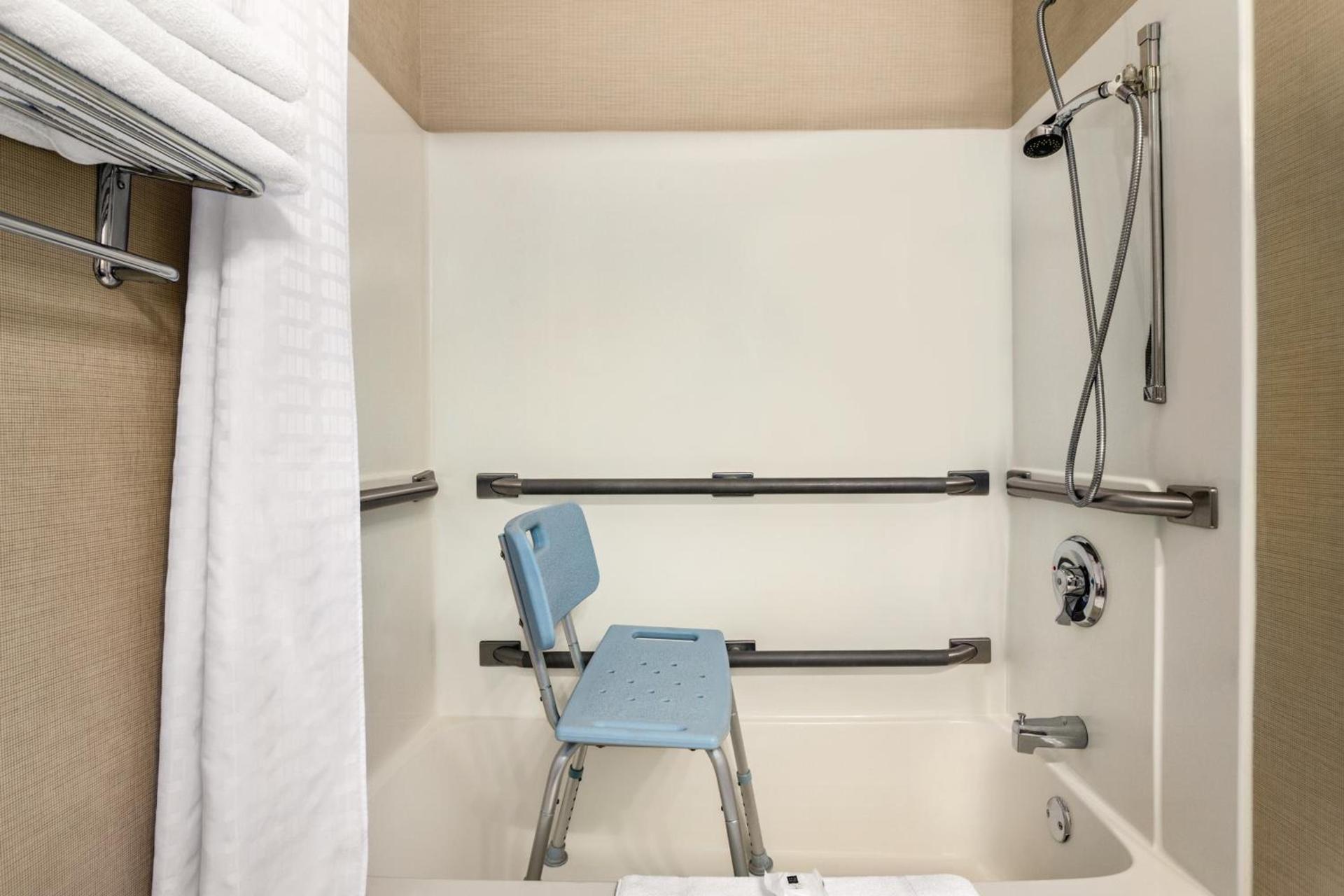 Country Inn & Suites by Radisson, Dakota Dunes, SD photo 34