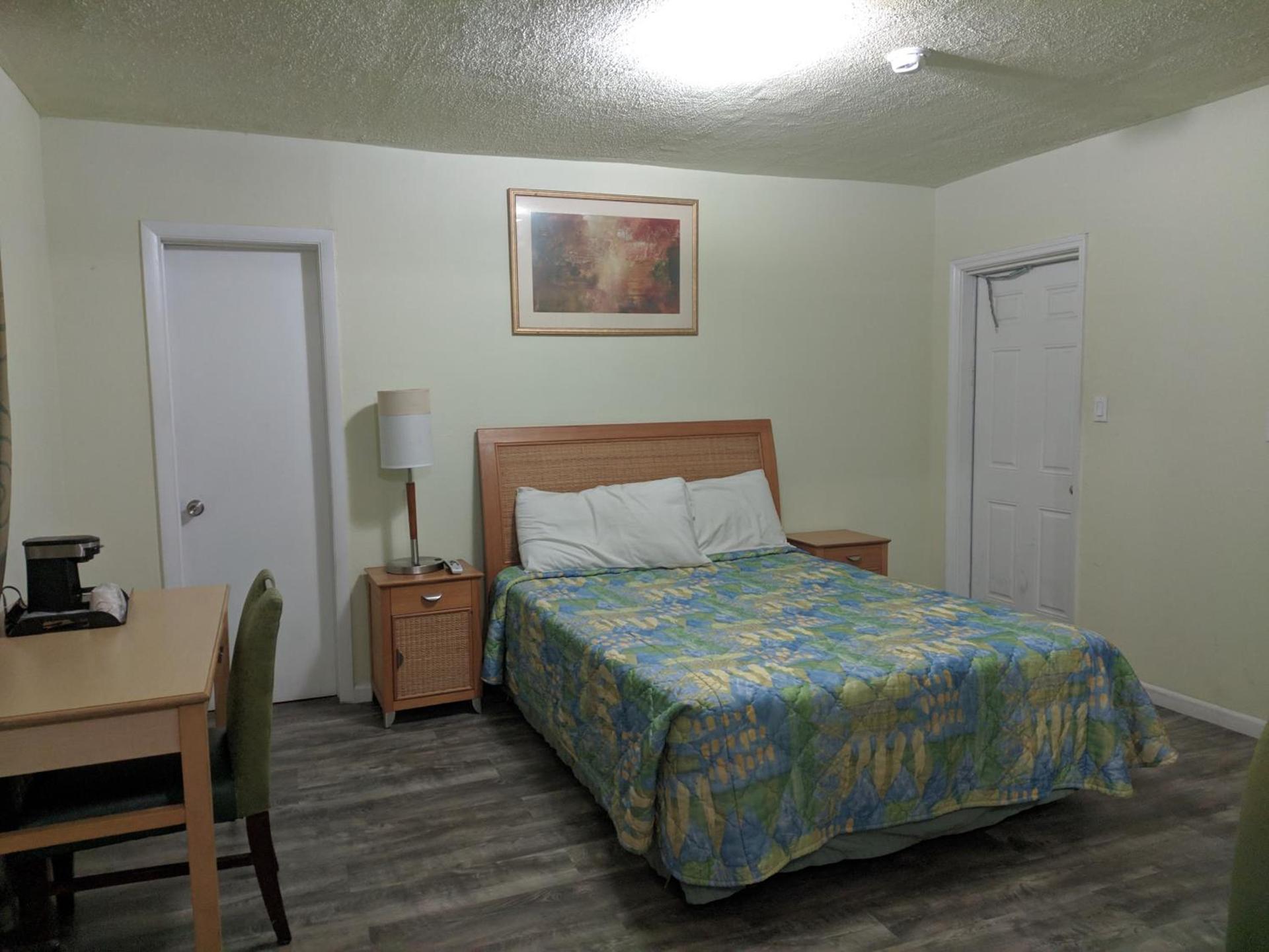 Travelers Inn - Clearwater photo 9