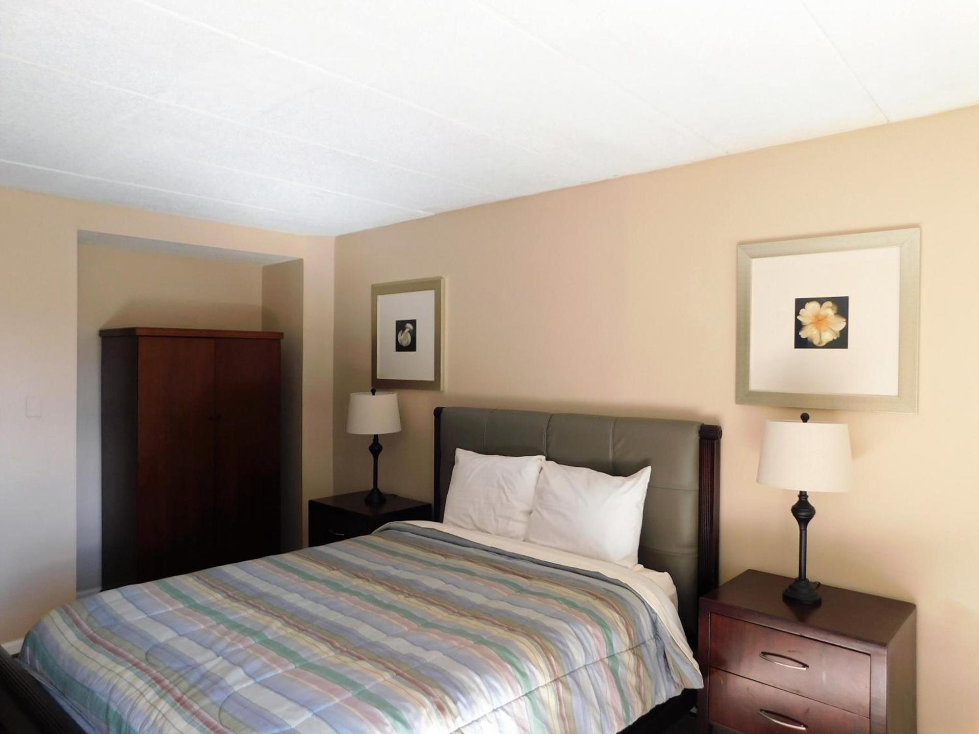 APM Inn and Suites photo 12