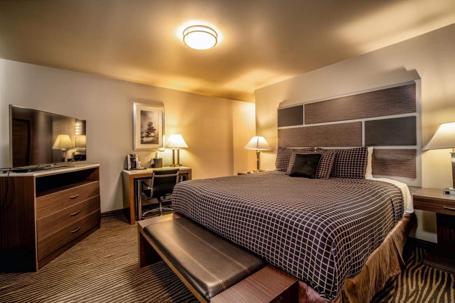 Crescent Bay Inn photo 7