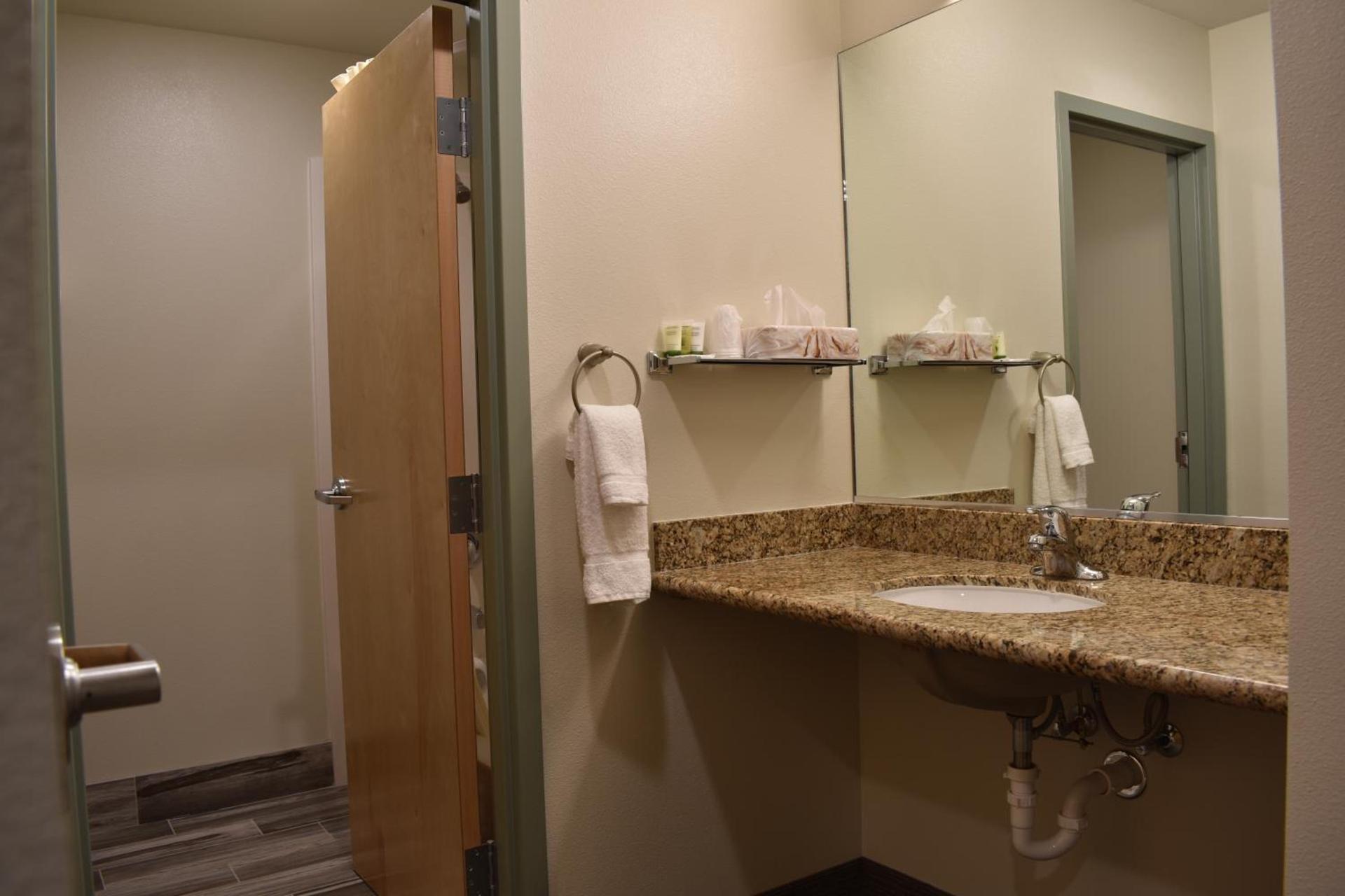 Bumbleberry Inn photo 68