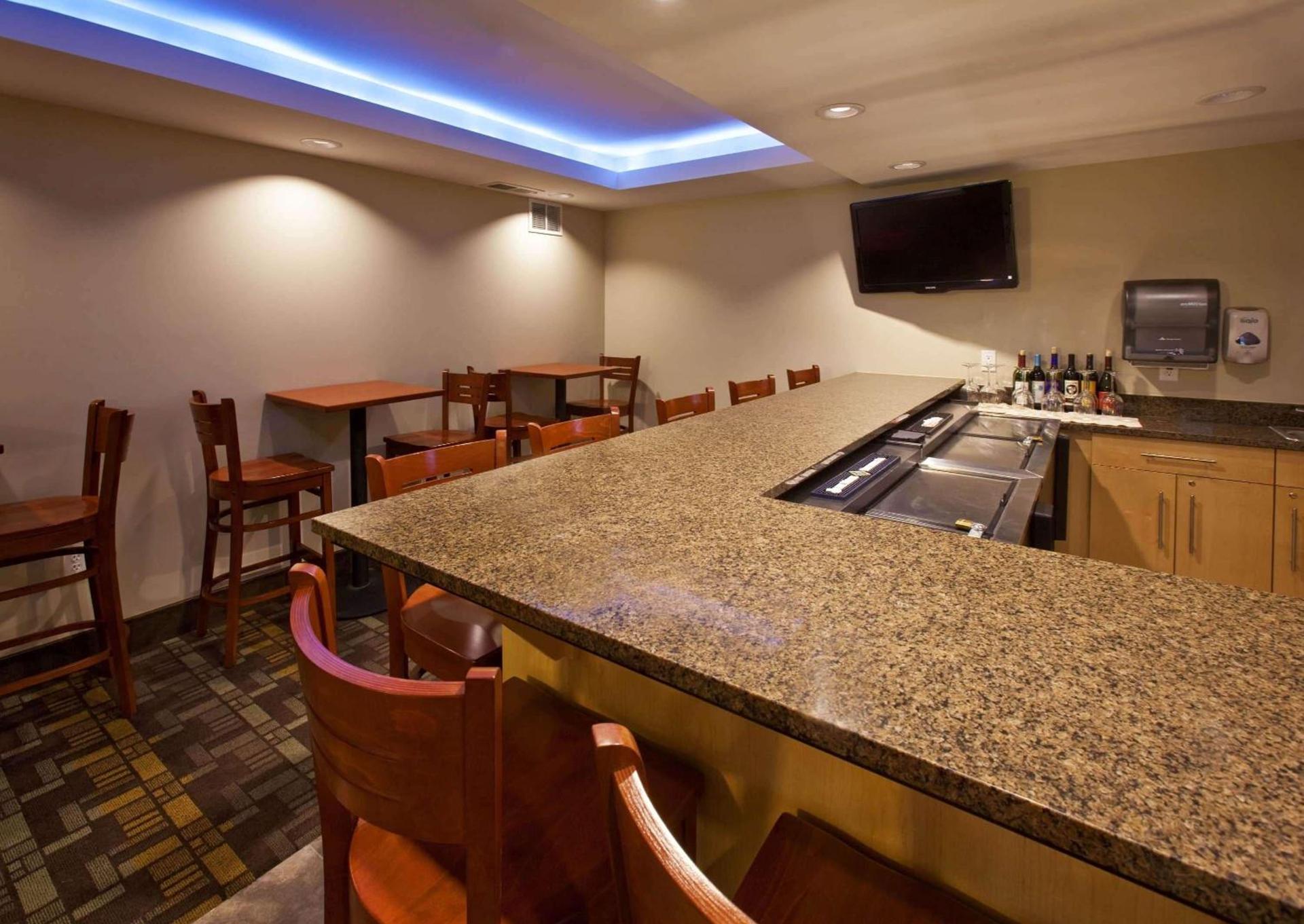 AmericInn by Wyndham Fairfield photo 22