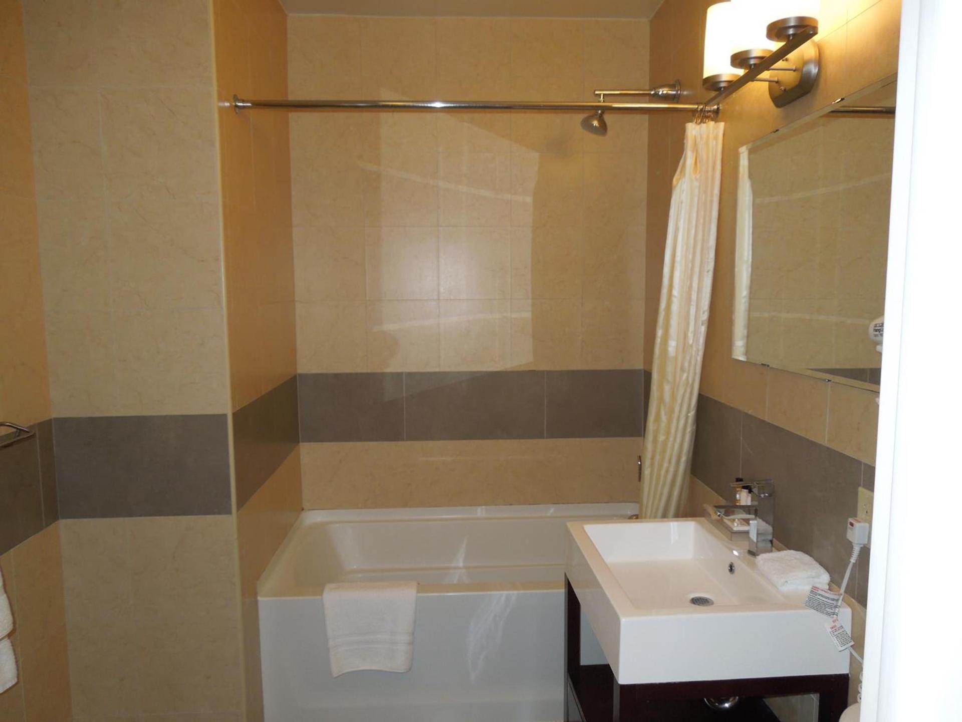 Pointe Plaza Hotel photo 44