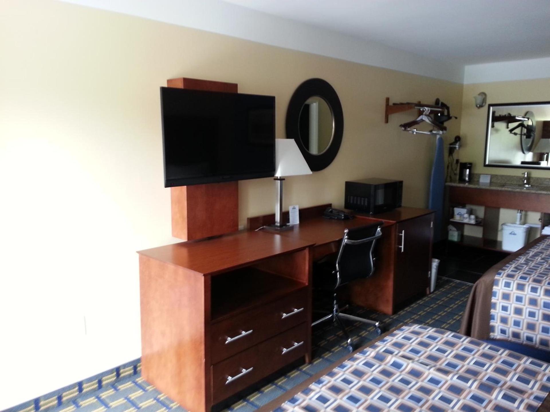 Days Inn by Wyndham Fultondale photo 31