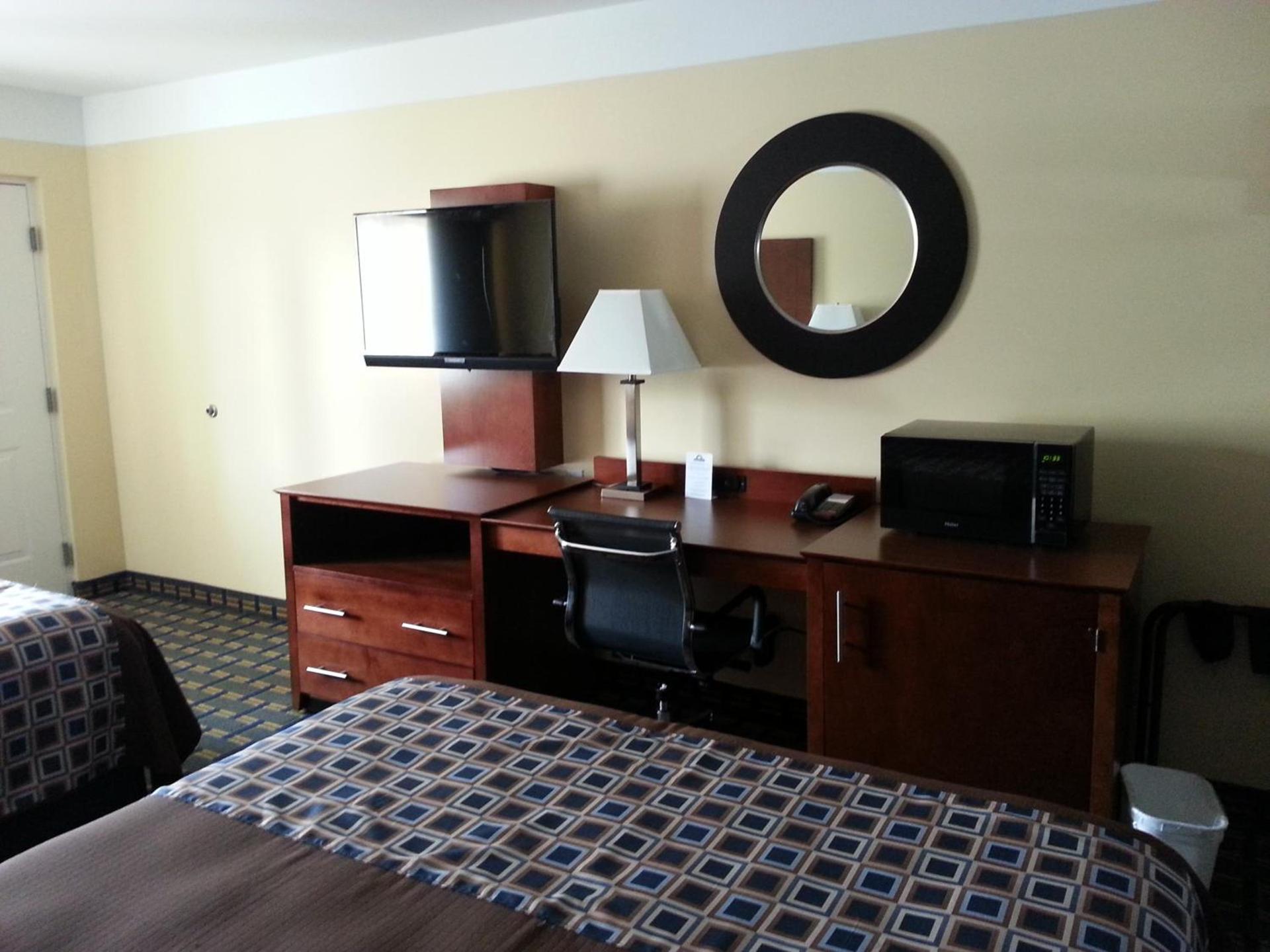 Days Inn by Wyndham Fultondale photo 33