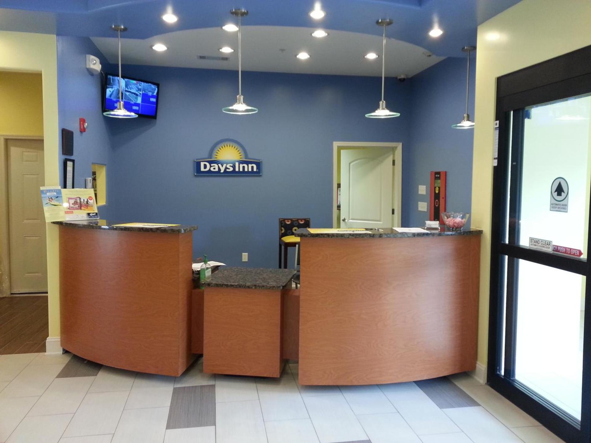 Days Inn by Wyndham Fultondale photo 32