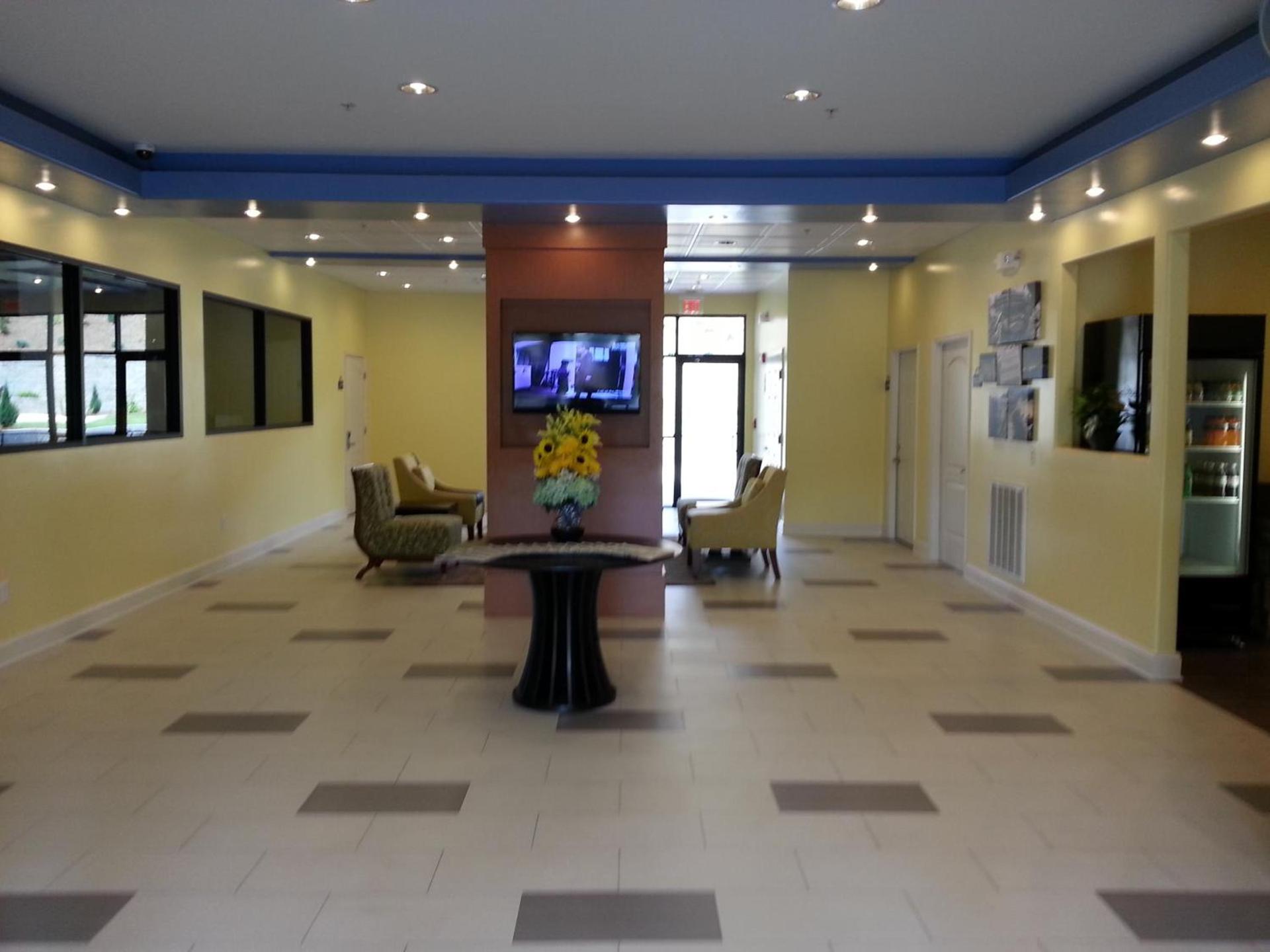 Days Inn by Wyndham Fultondale photo 29