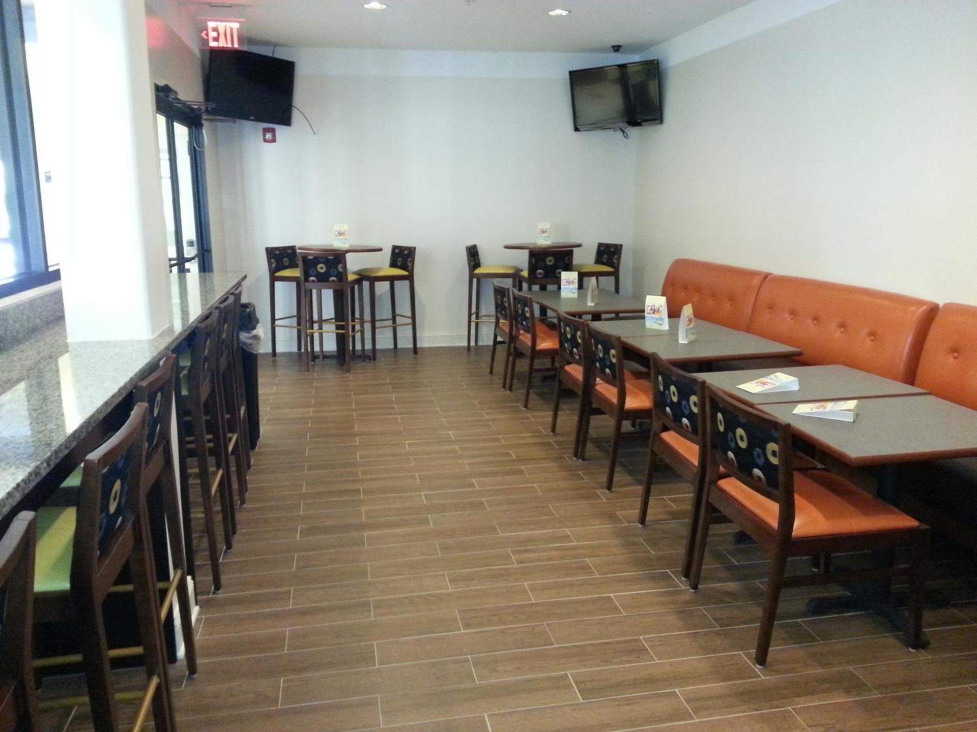 Days Inn by Wyndham Fultondale photo 30