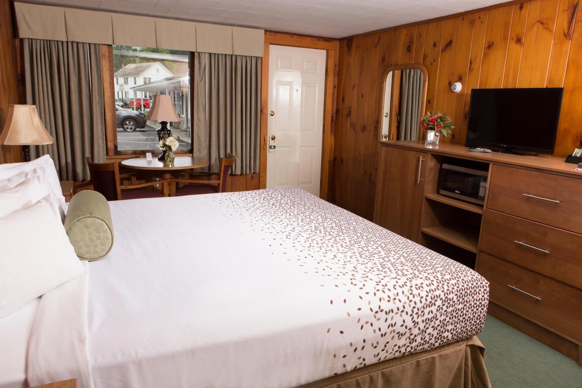 Knotty Pine Motel photo 19