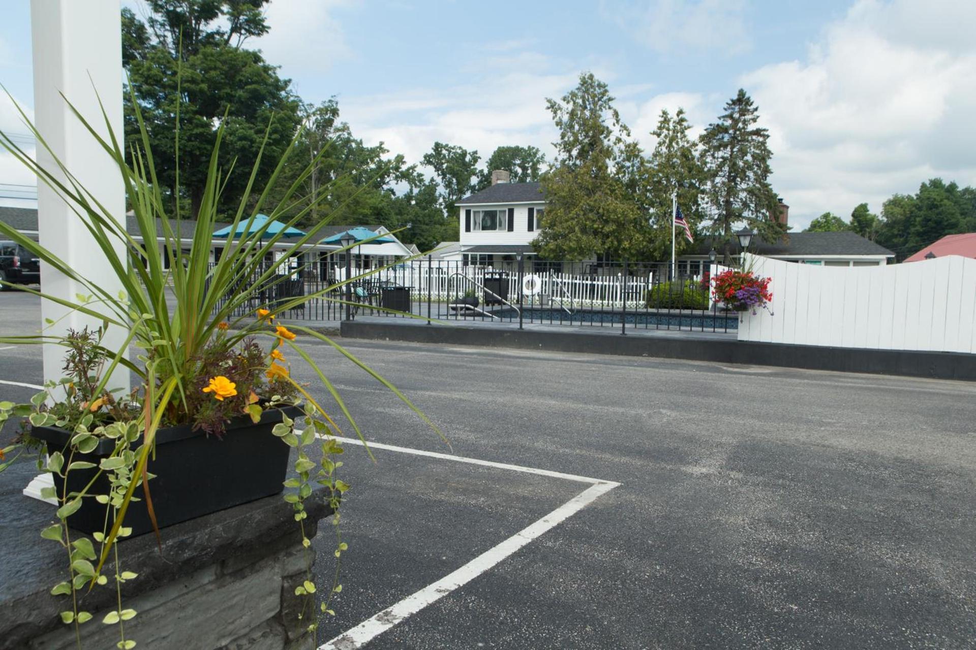 Knotty Pine Motel photo 13
