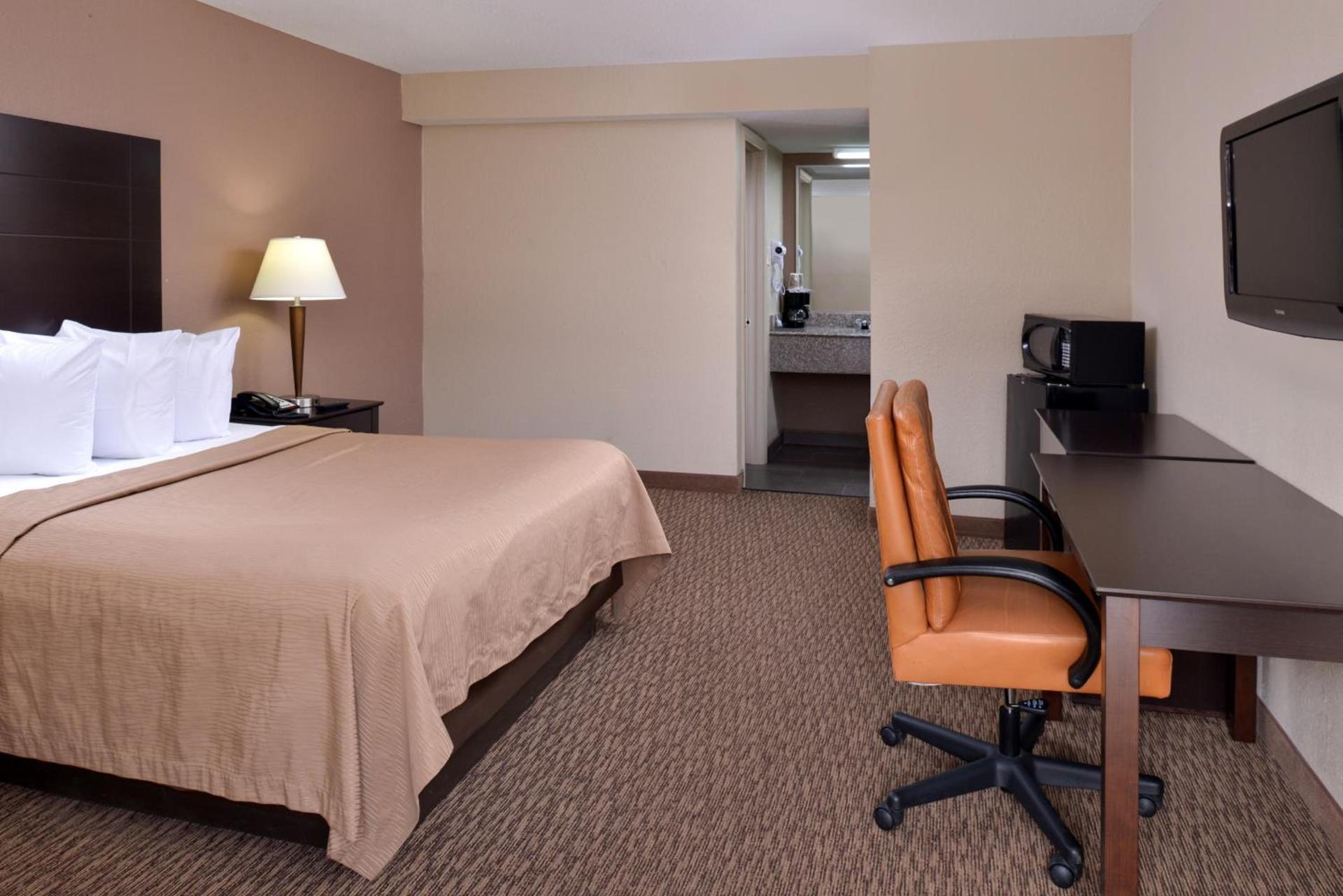 Airport Inn photo 69