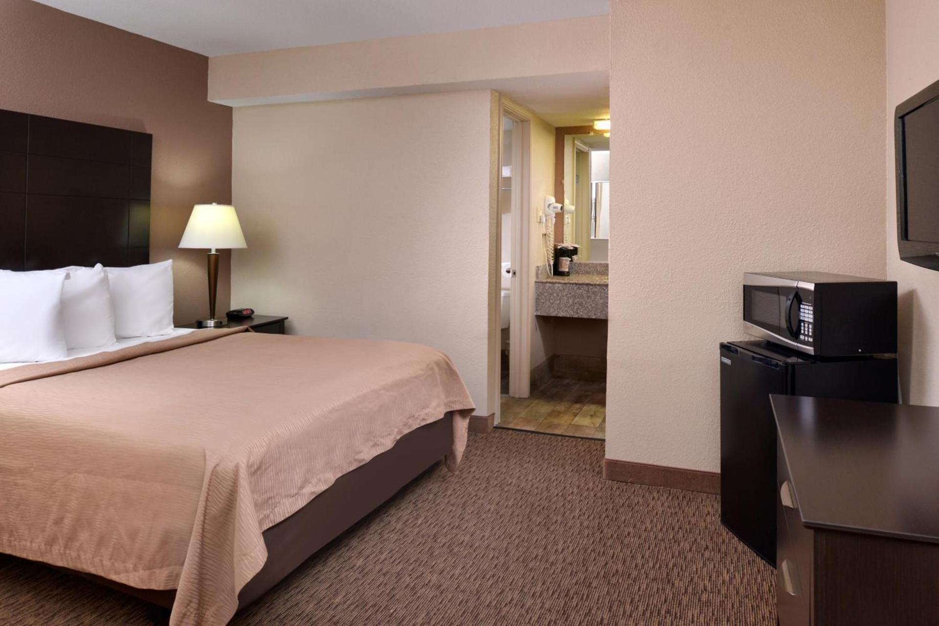 Airport Inn photo 20