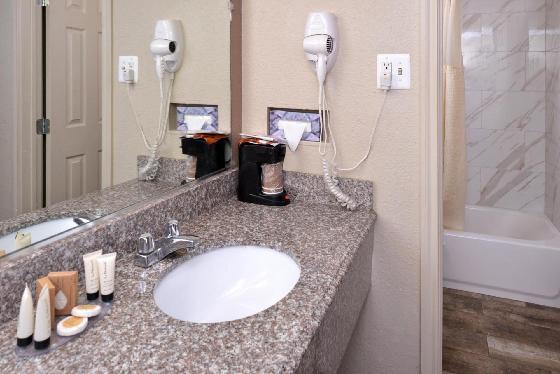 Airport Inn photo 55