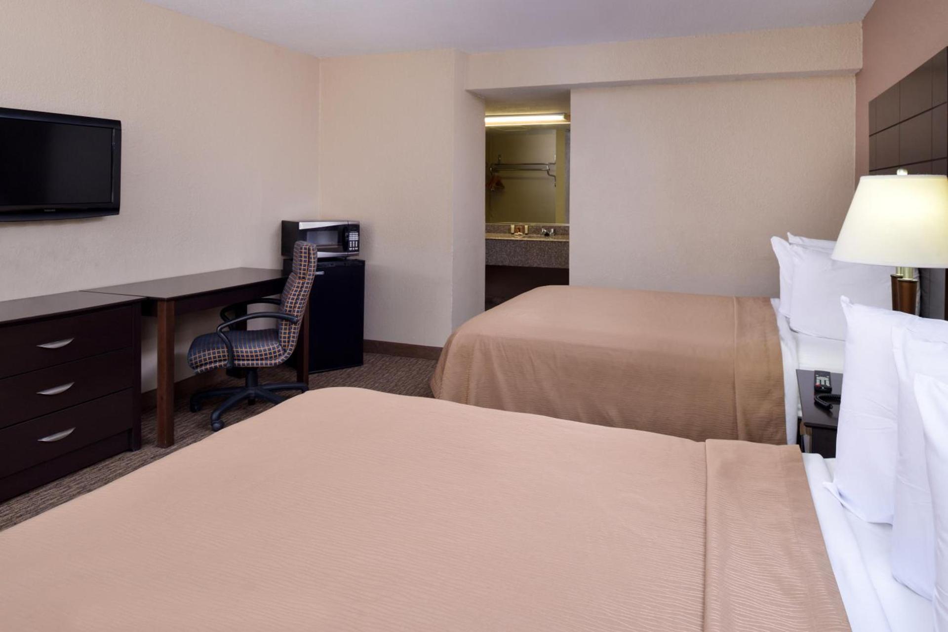 Airport Inn photo 66