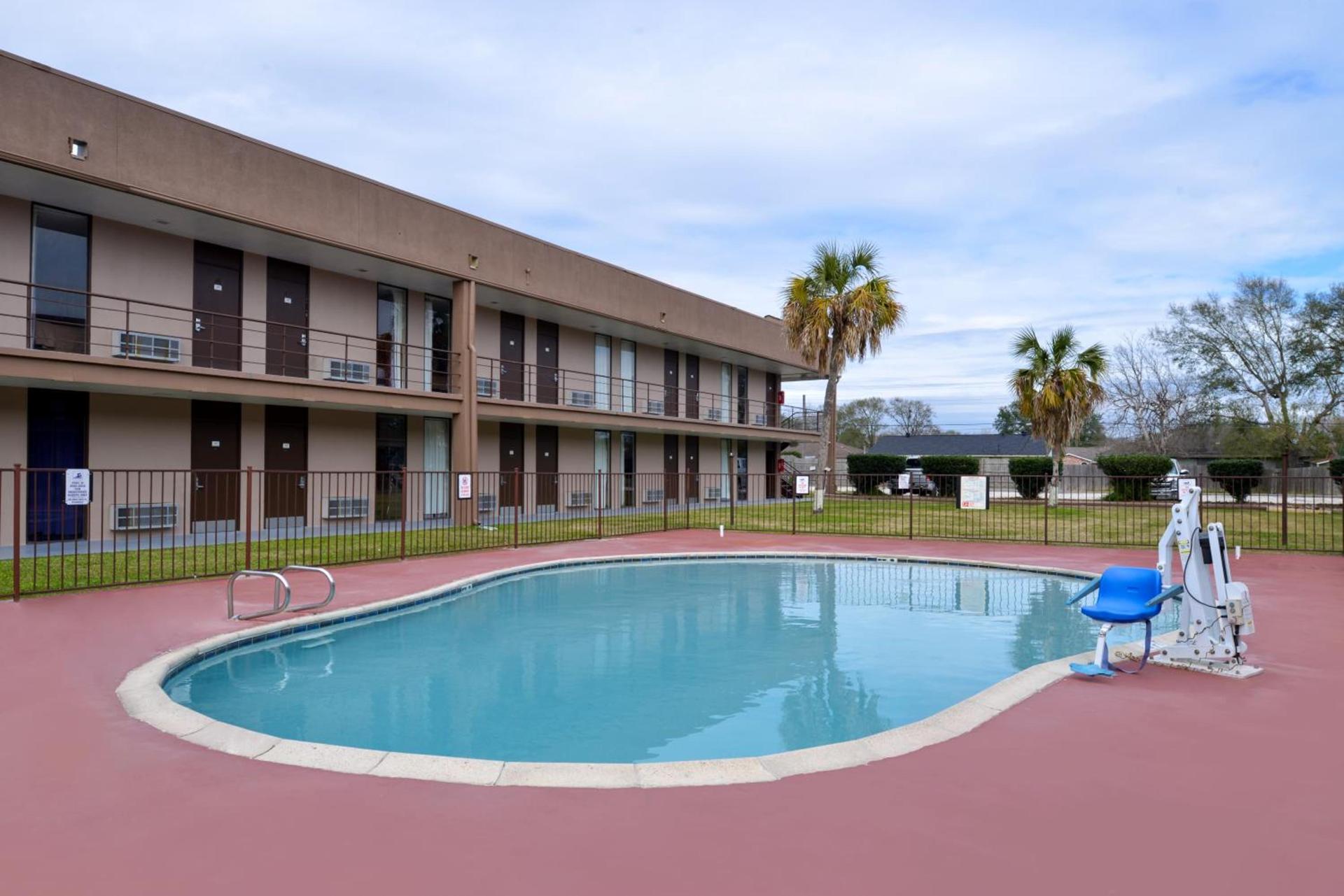 Airport Inn photo 22