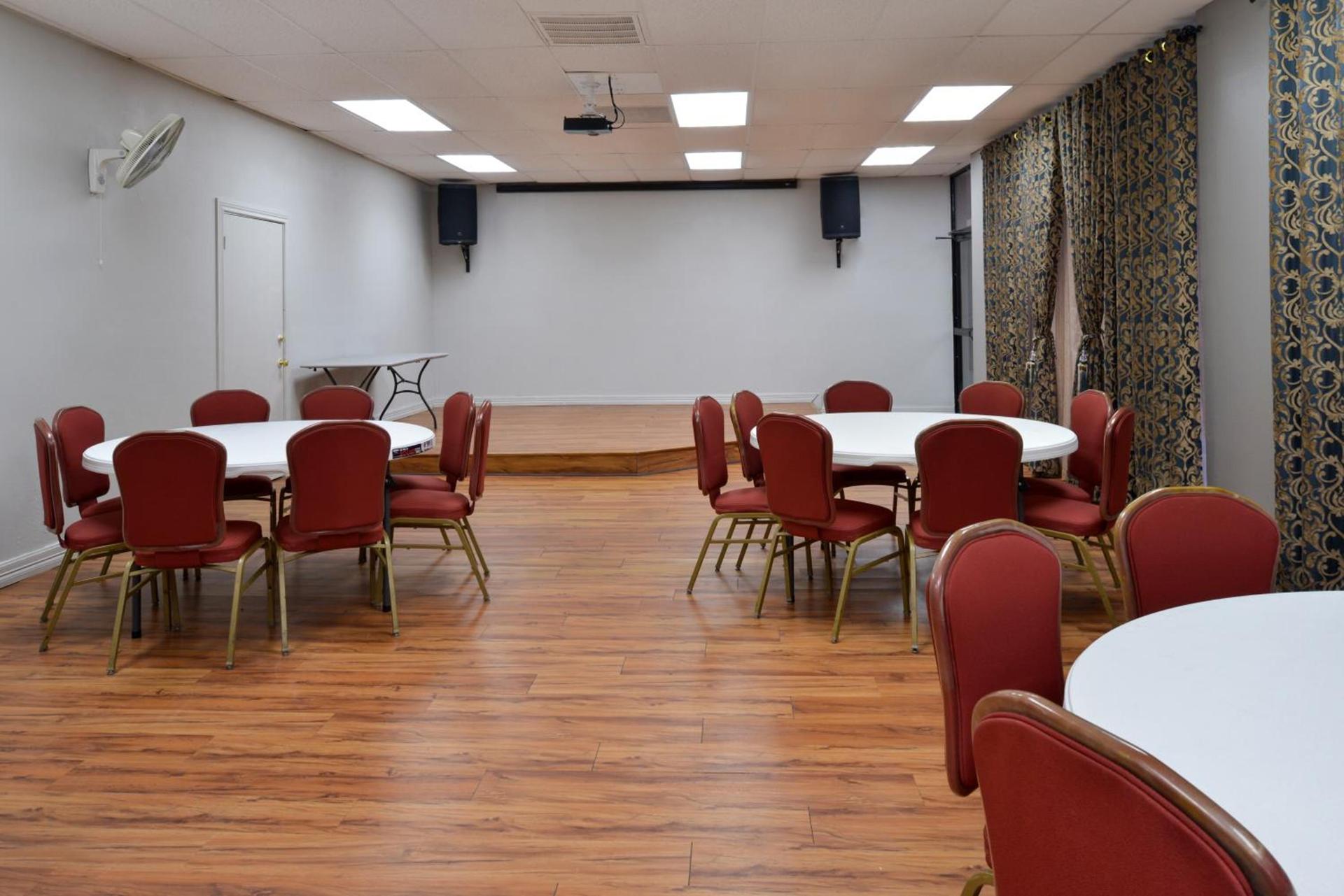 Airport Inn photo 25