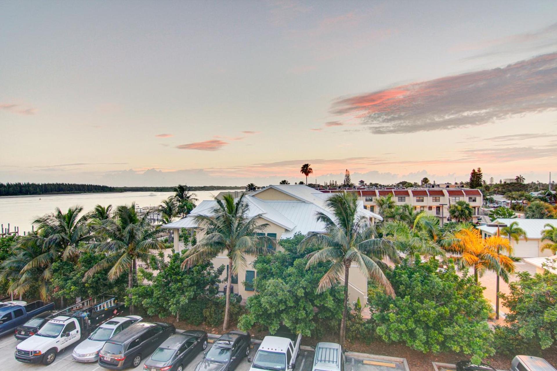 Hutchinson Island Hotel photo 47