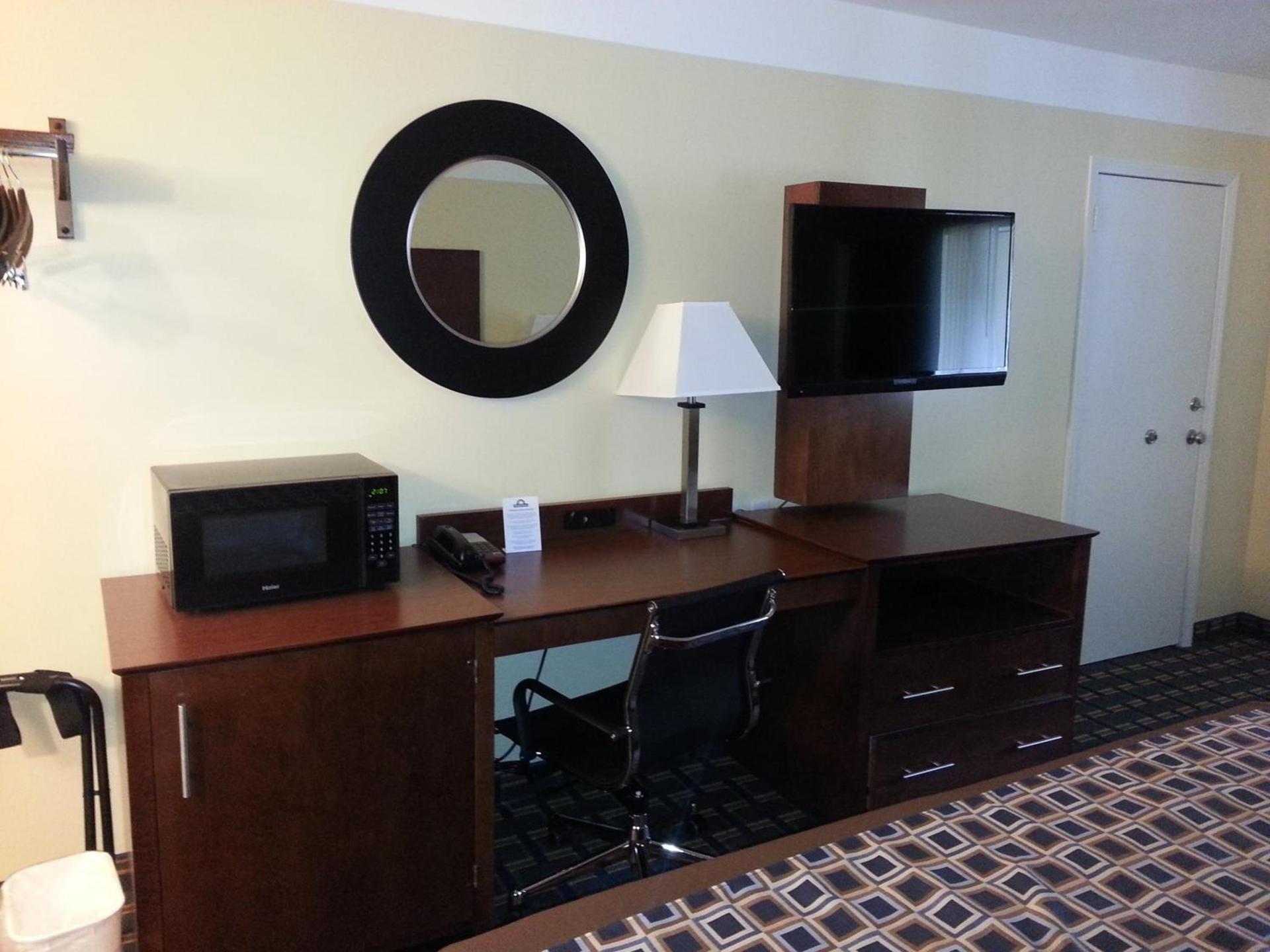 Days Inn by Wyndham Fultondale photo 26