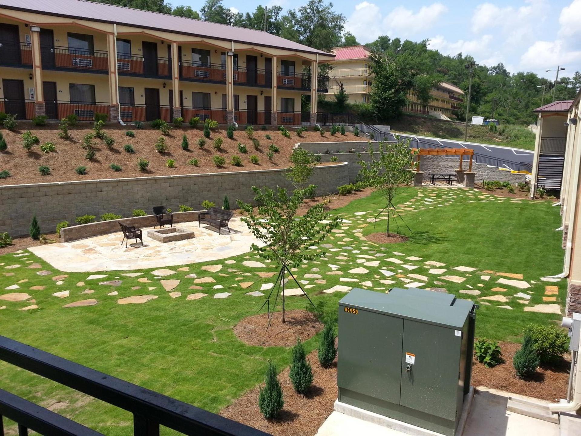 Days Inn by Wyndham Fultondale photo 13