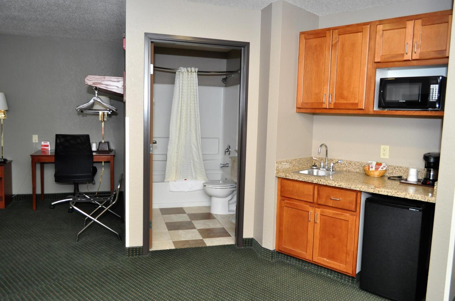 Super 8 by Wyndham Clearfield photo 48