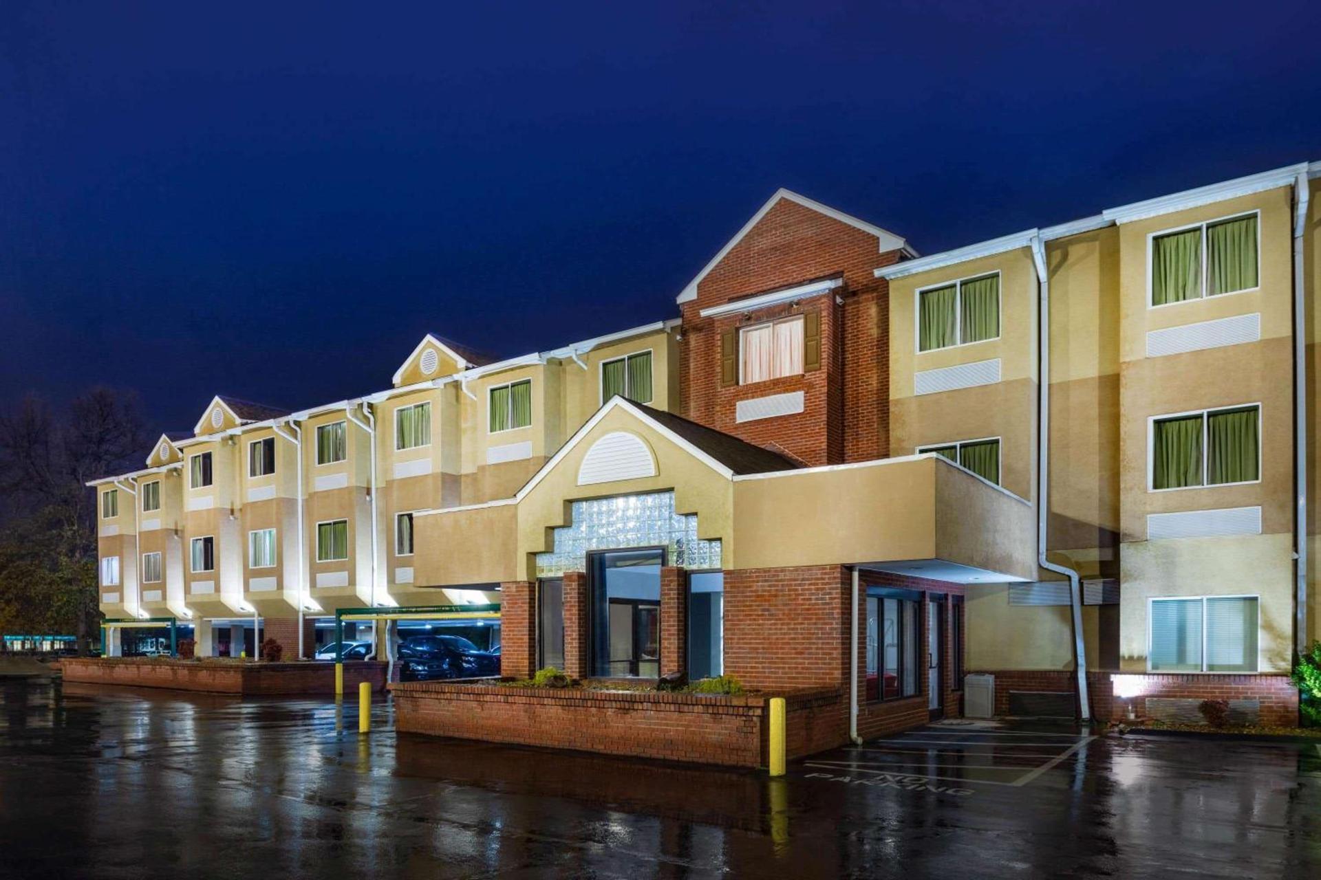 Microtel Inn by Wyndham Lake Norman photo 7