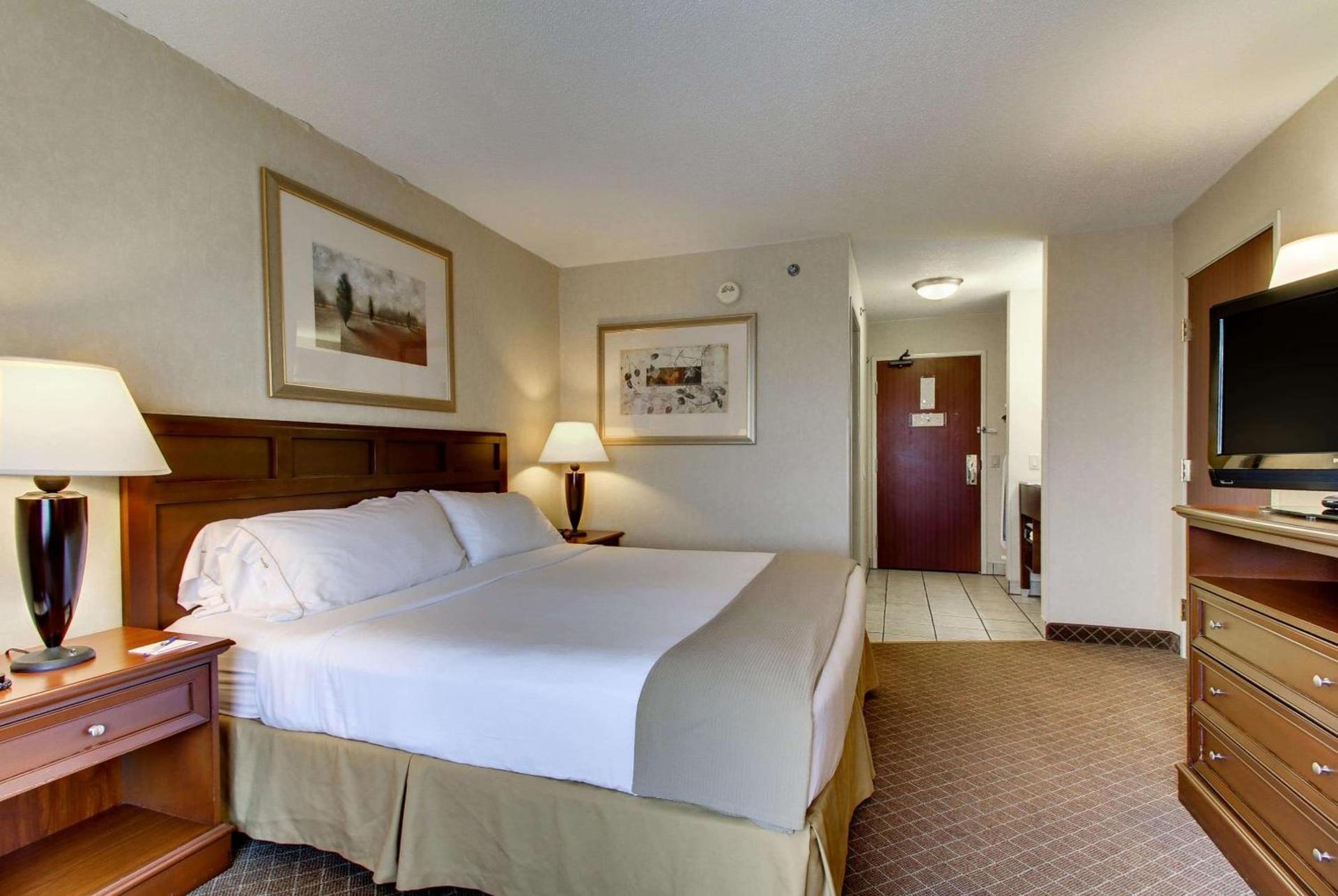 Baymont by Wyndham Kirksville University Area photo 10