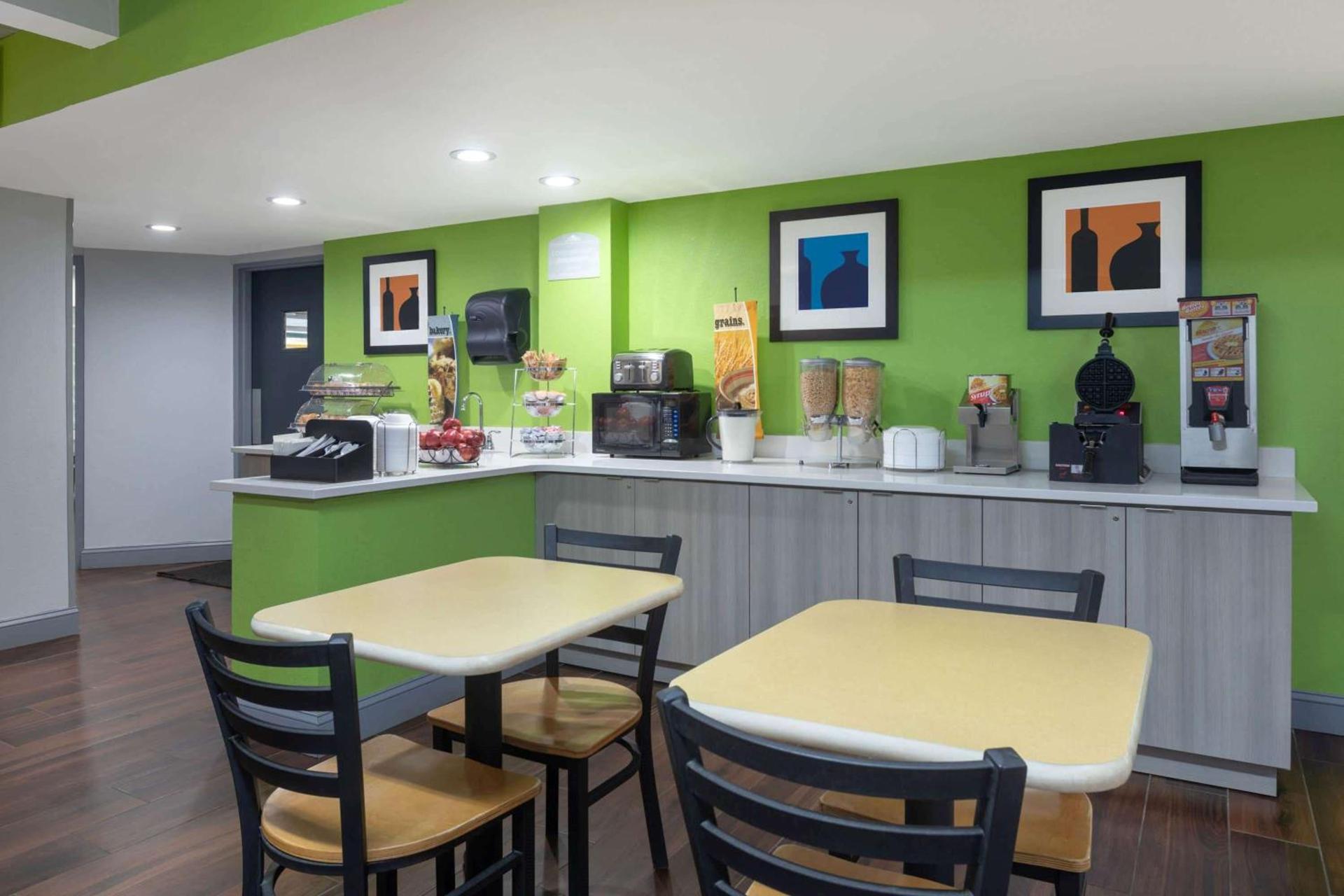 Microtel Inn by Wyndham Lake Norman photo 26