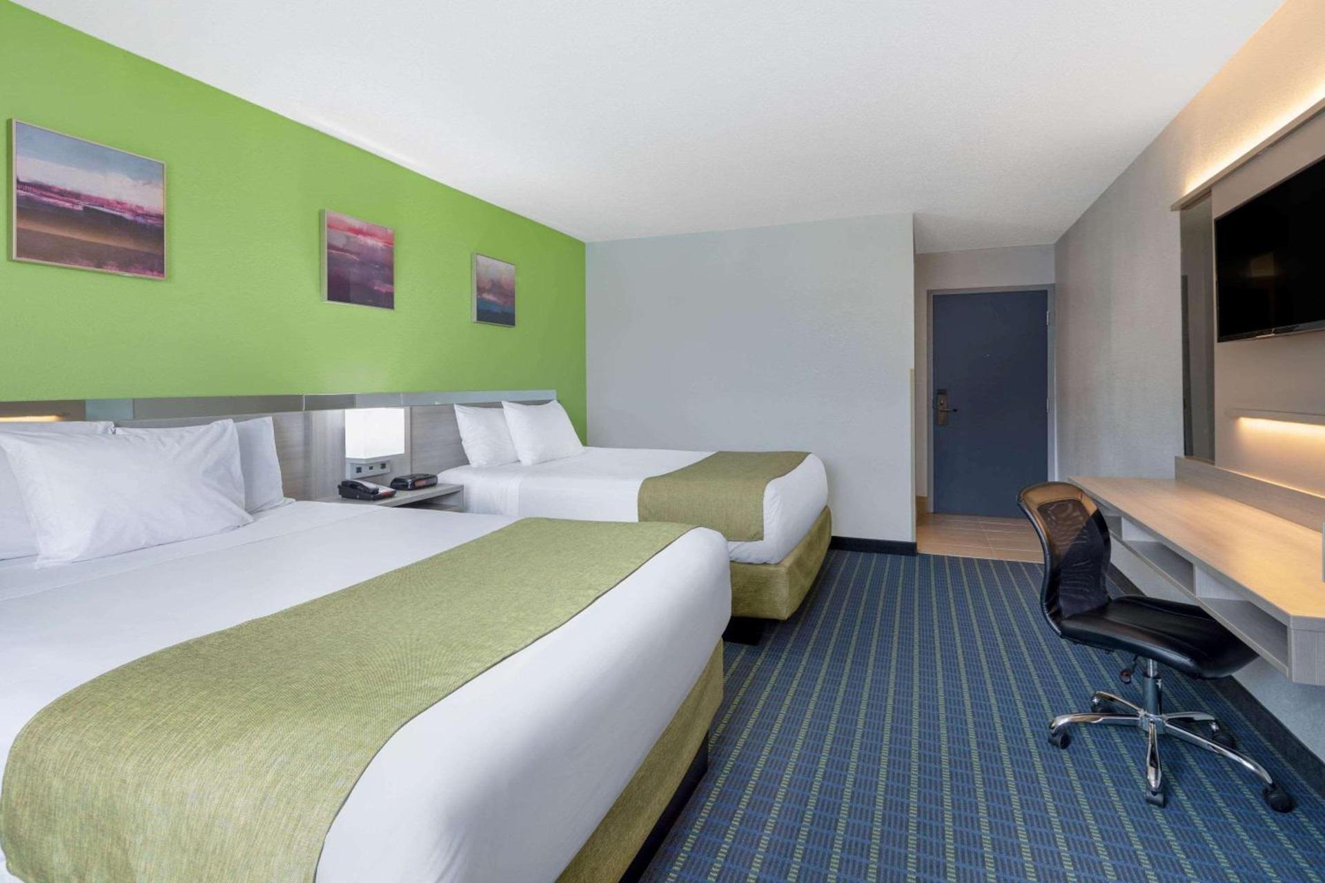 Microtel Inn by Wyndham Lake Norman photo 15