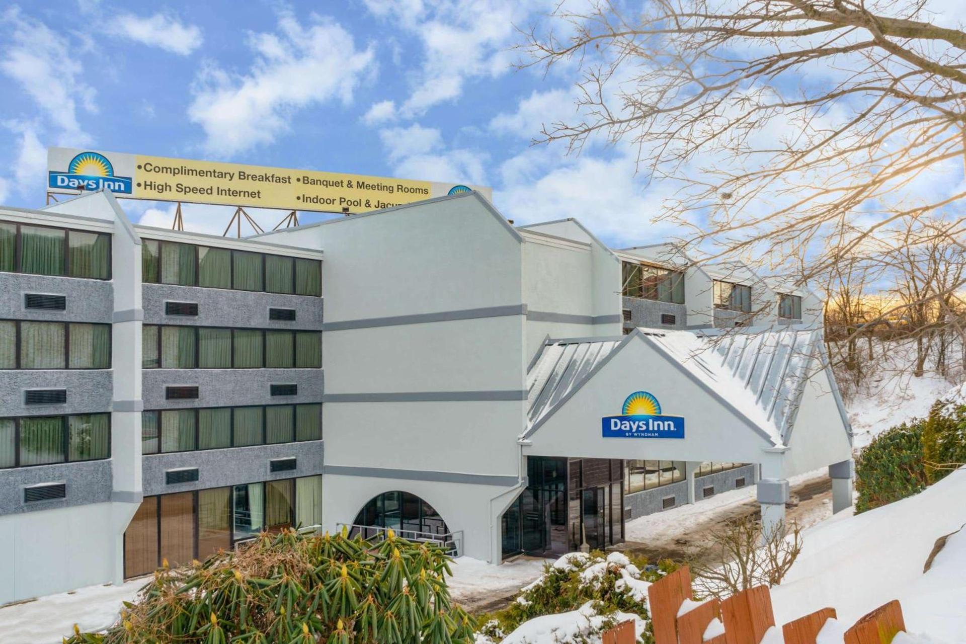 Days Inn by Wyndham Scranton PA photo 2