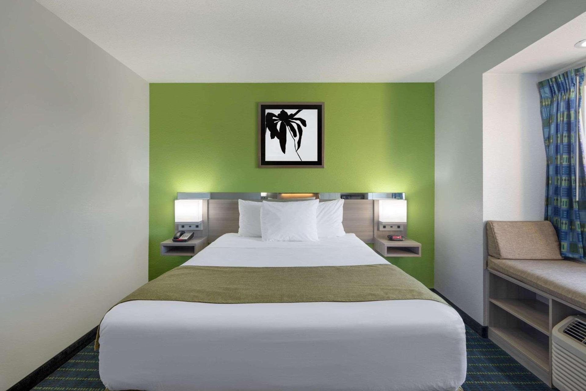 Microtel Inn by Wyndham Lake Norman photo 13