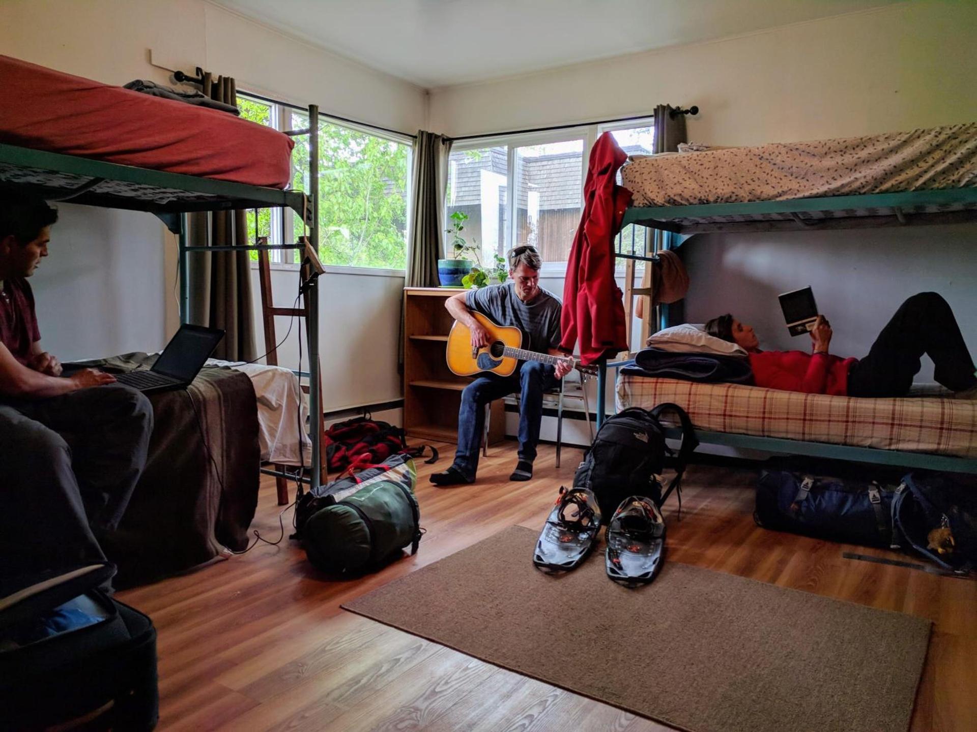Base Camp Anchorage Hostel photo 3