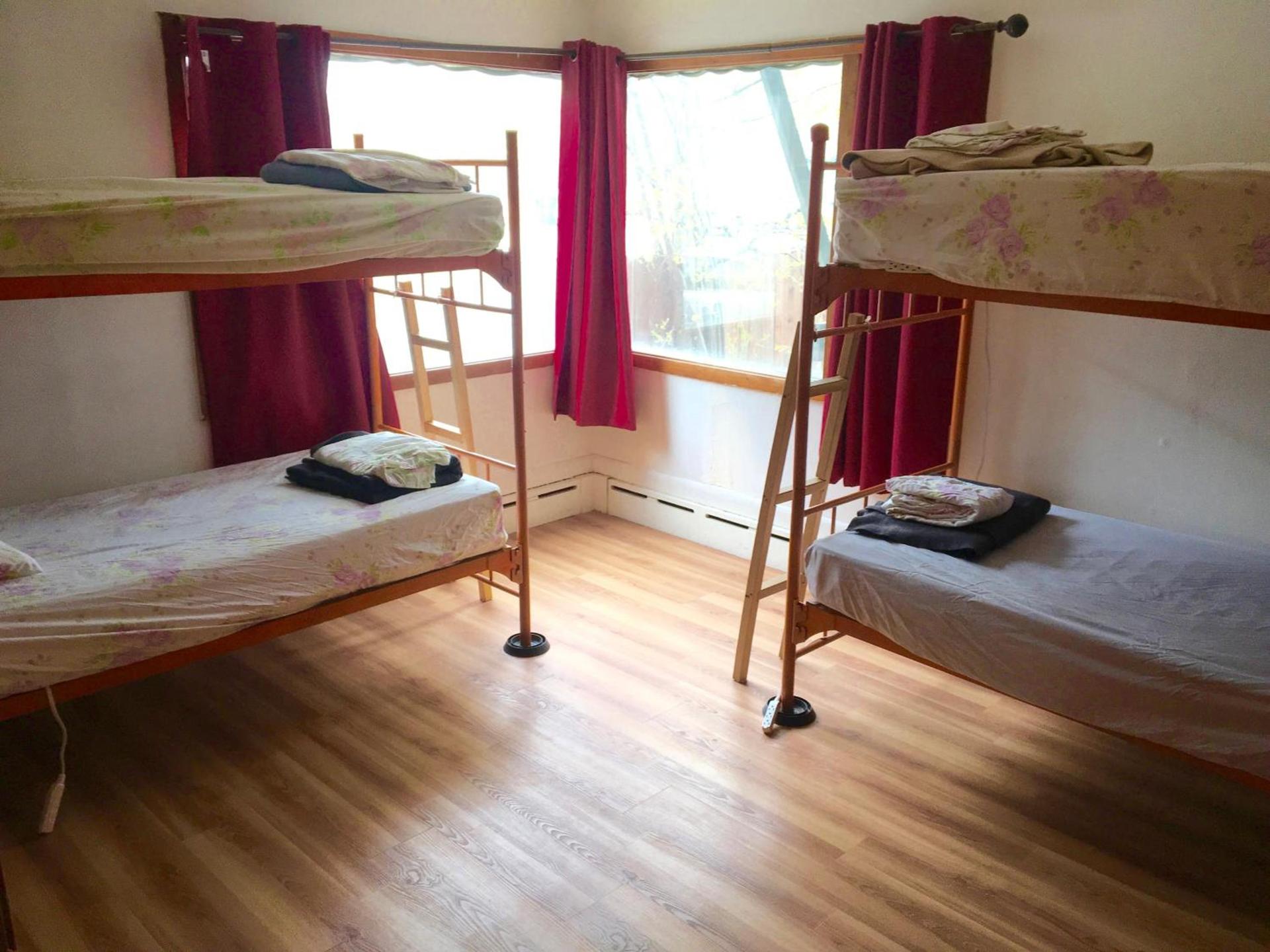 Base Camp Anchorage Hostel photo 6