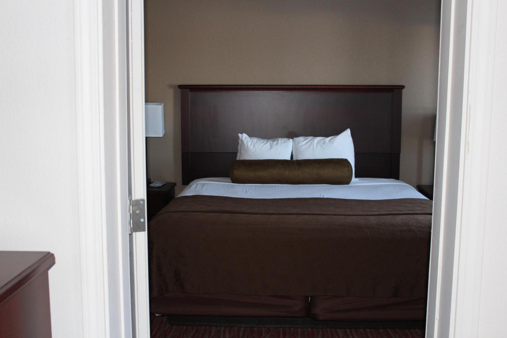 Best Western Plus Concord Inn photo 45