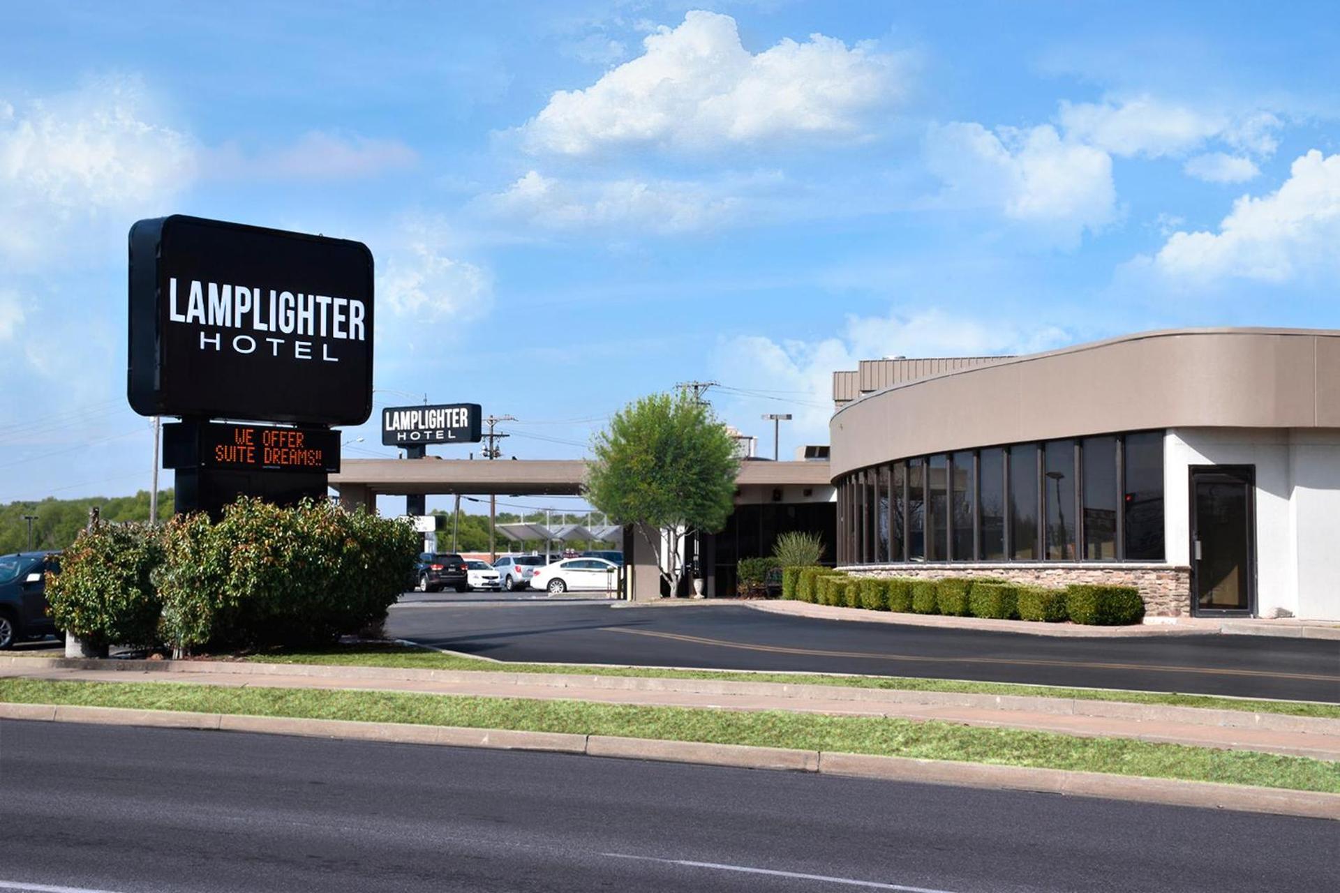 Lamplighter Inn-South photo 1